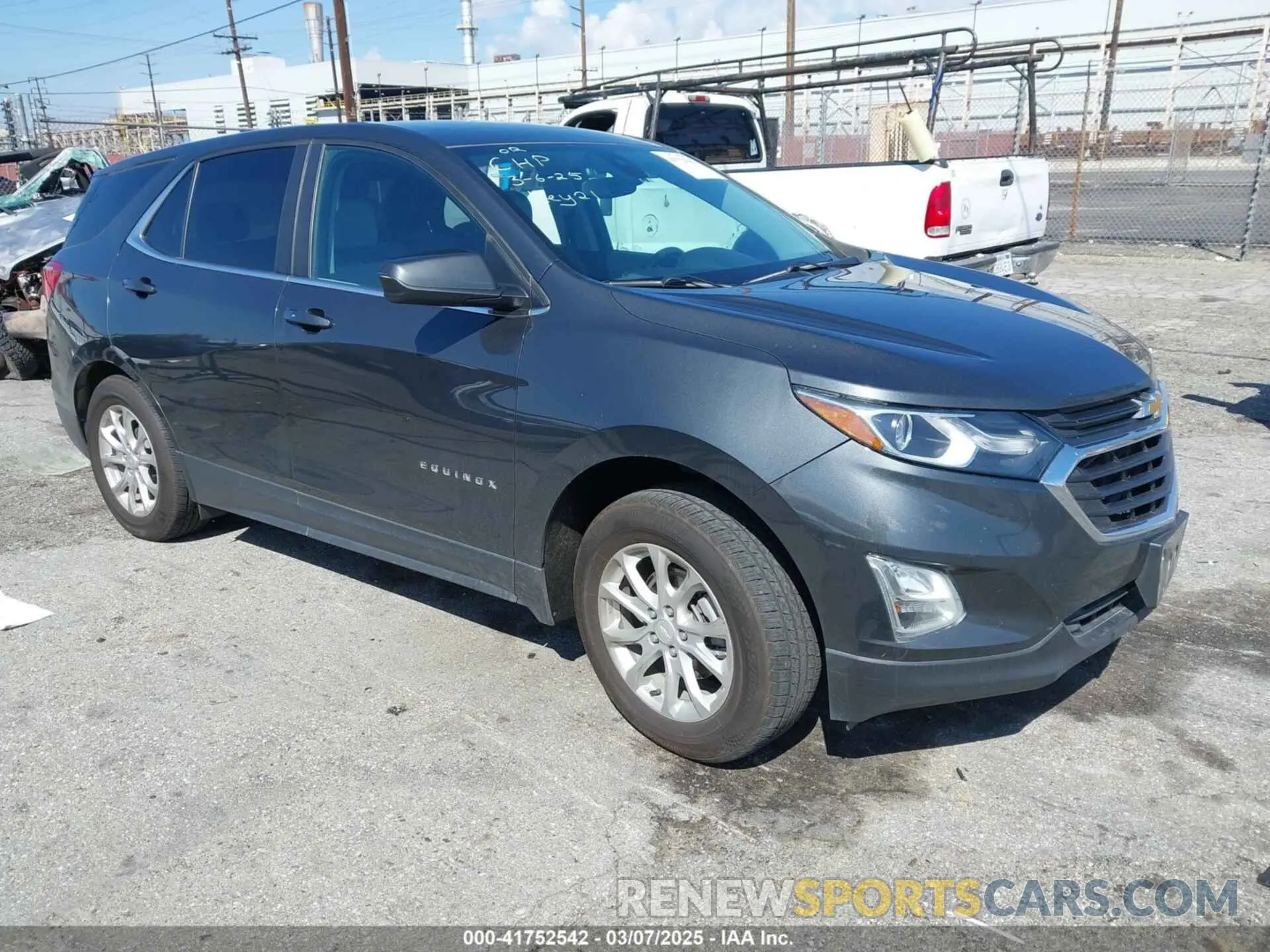1 Фотография поврежденного автомобиля 2GNAXKEV4M6125300 CHEVROLET EQUINOX 2021