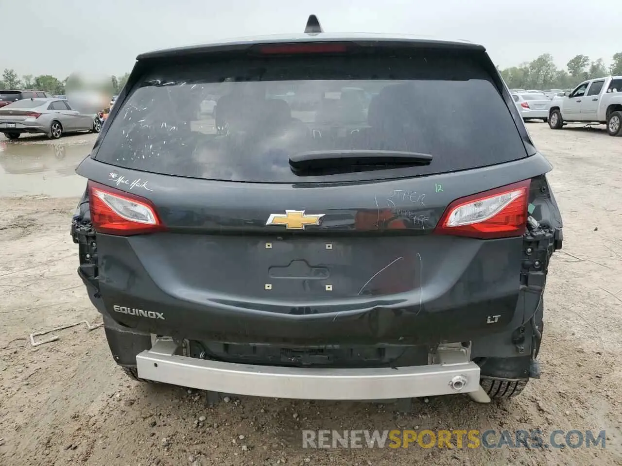 6 Photograph of a damaged car 2GNAXKEV5M6119960 CHEVROLET EQUINOX 2021