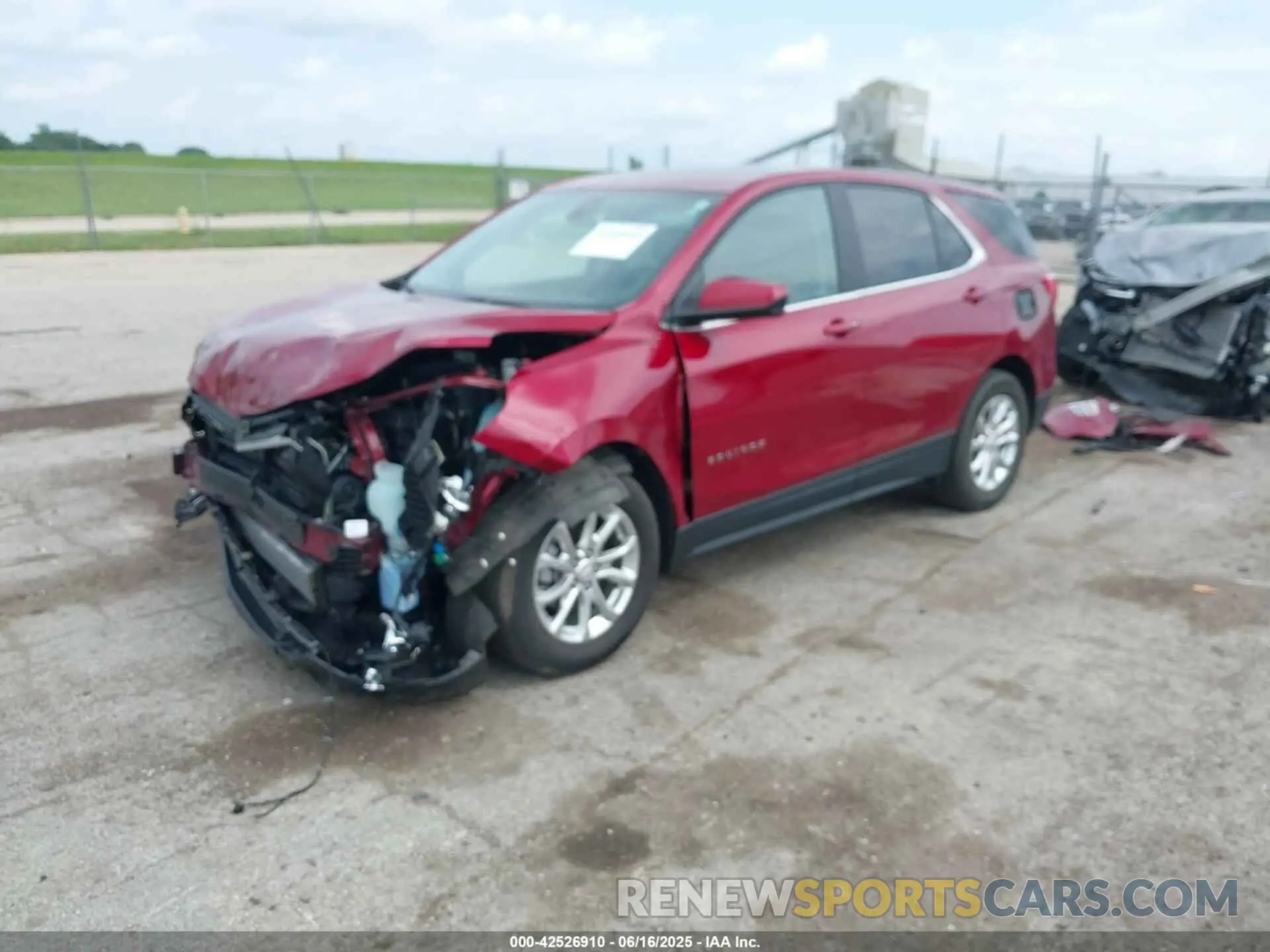2 Photograph of a damaged car 2GNAXKEV5M6138783 CHEVROLET EQUINOX 2021