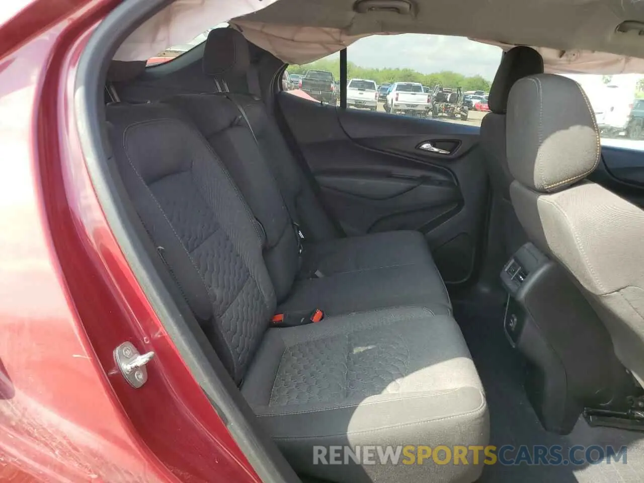 11 Photograph of a damaged car 2GNAXKEV6M6133009 CHEVROLET EQUINOX 2021