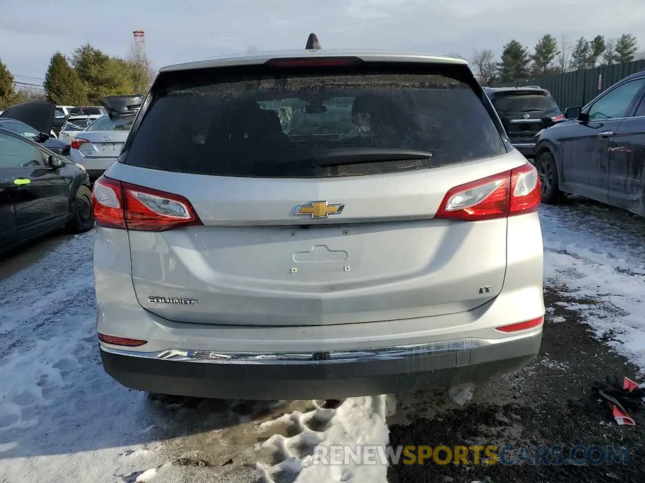6 Photograph of a damaged car 2GNAXKEV7M6127901 CHEVROLET EQUINOX 2021