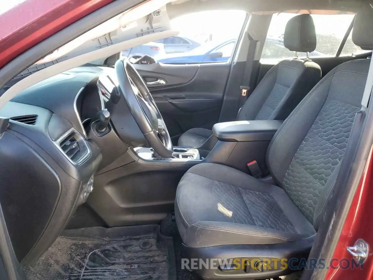 7 Photograph of a damaged car 2GNAXKEV7M6153141 CHEVROLET EQUINOX 2021