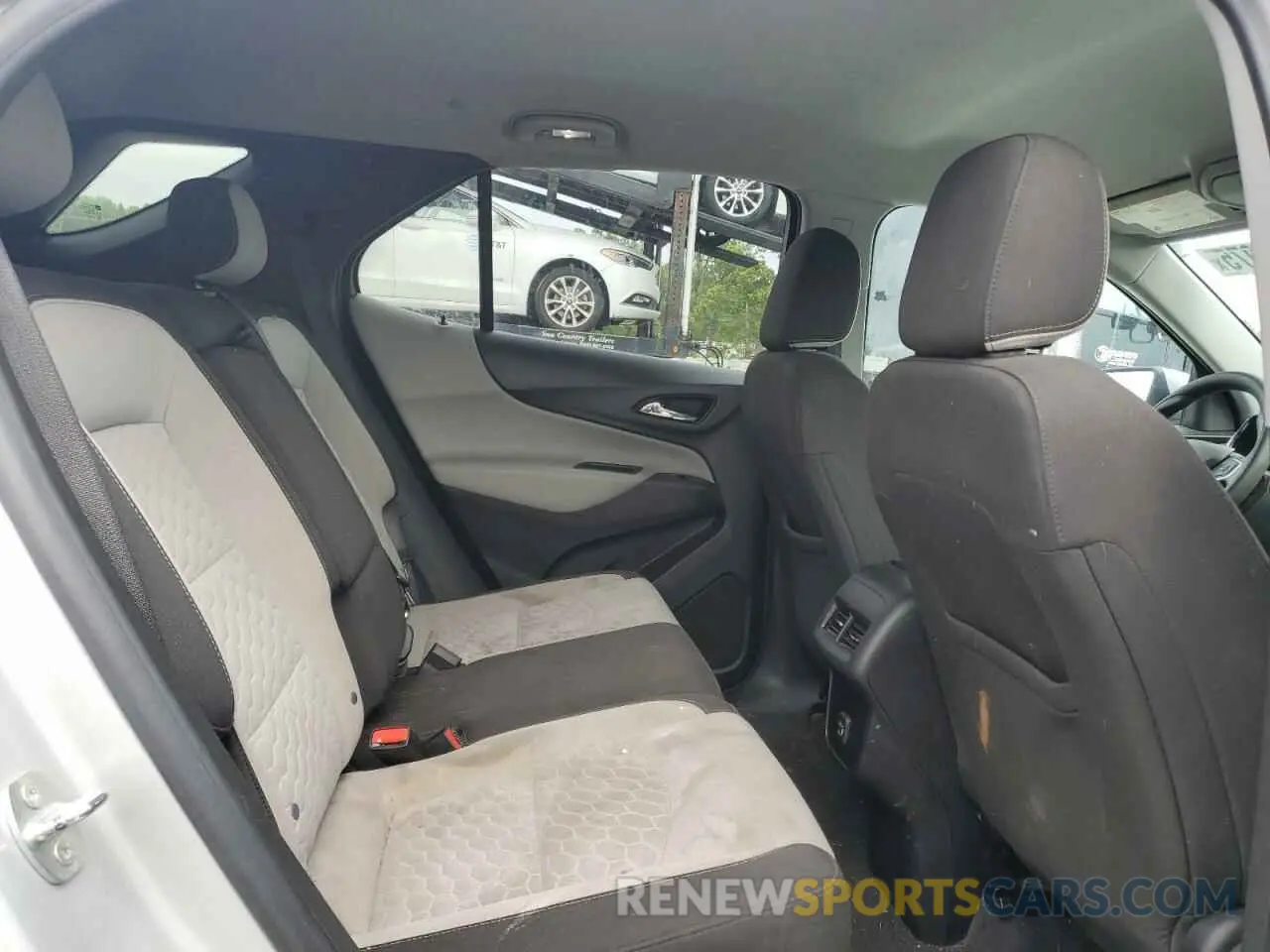 11 Photograph of a damaged car 2GNAXKEV7M6161594 CHEVROLET EQUINOX 2021