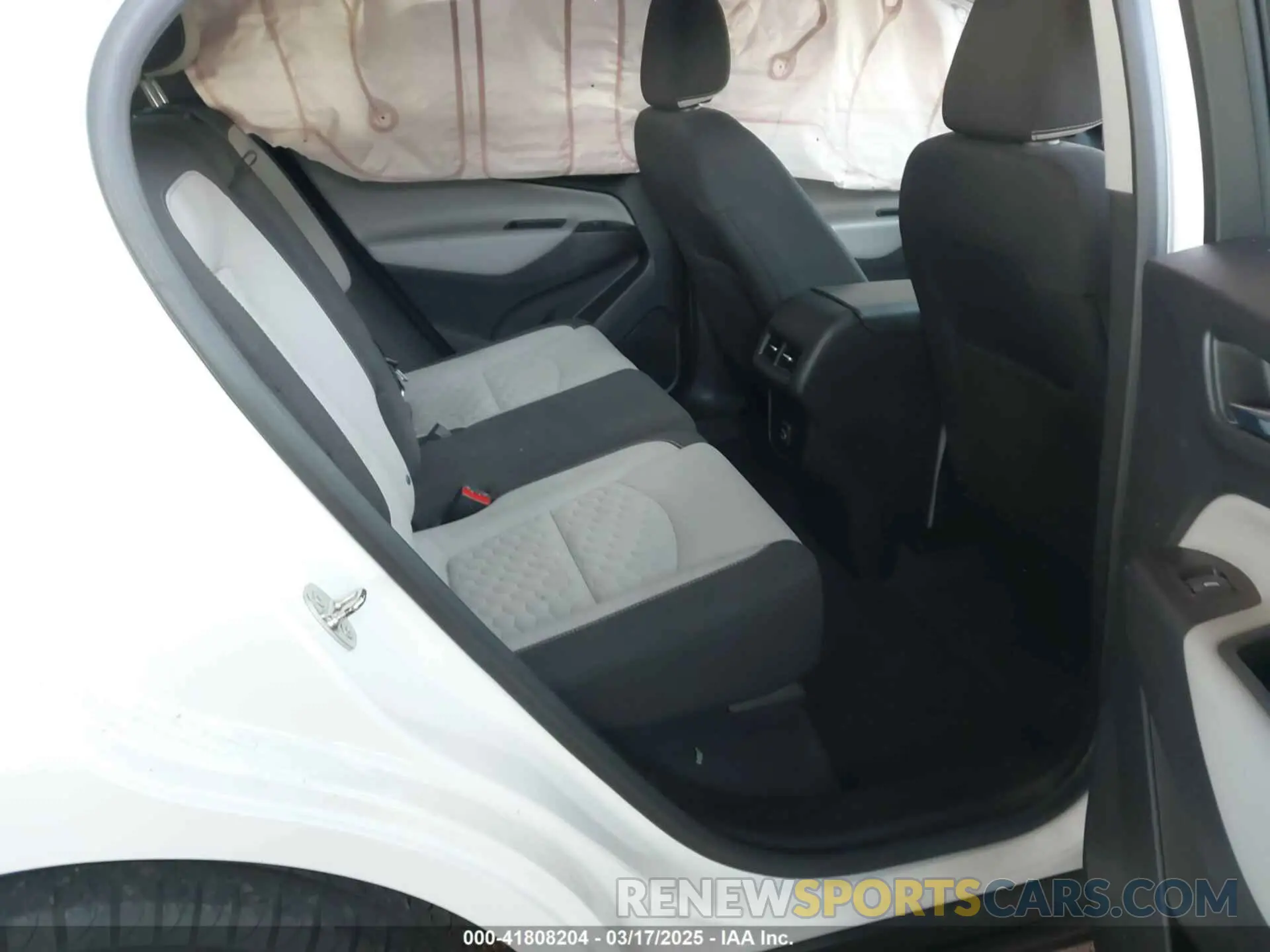 8 Photograph of a damaged car 2GNAXKEV8M6108239 CHEVROLET EQUINOX 2021