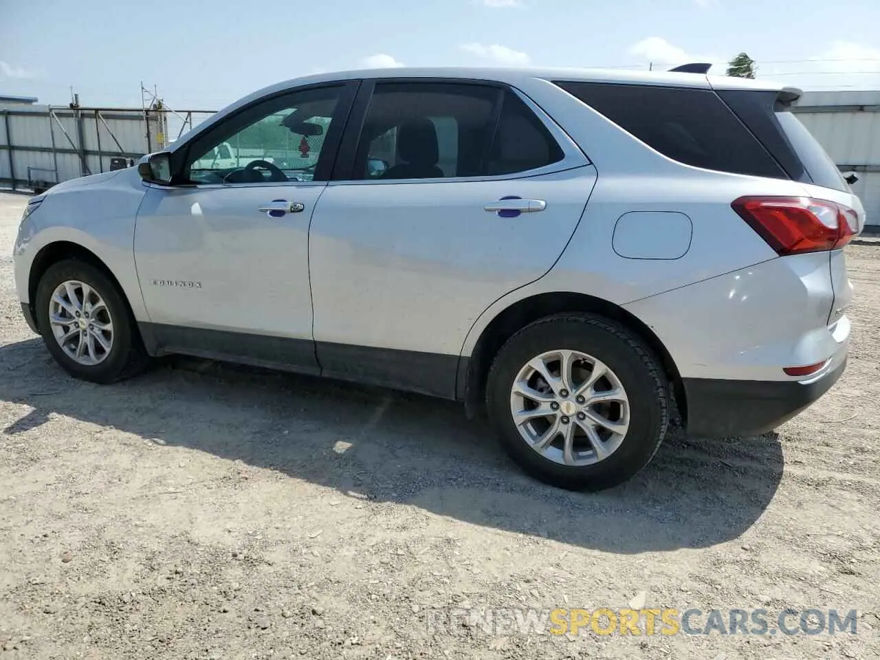 2 Фотография поврежденного автомобиля 2GNAXKEV8M6111335 CHEVROLET EQUINOX 2021