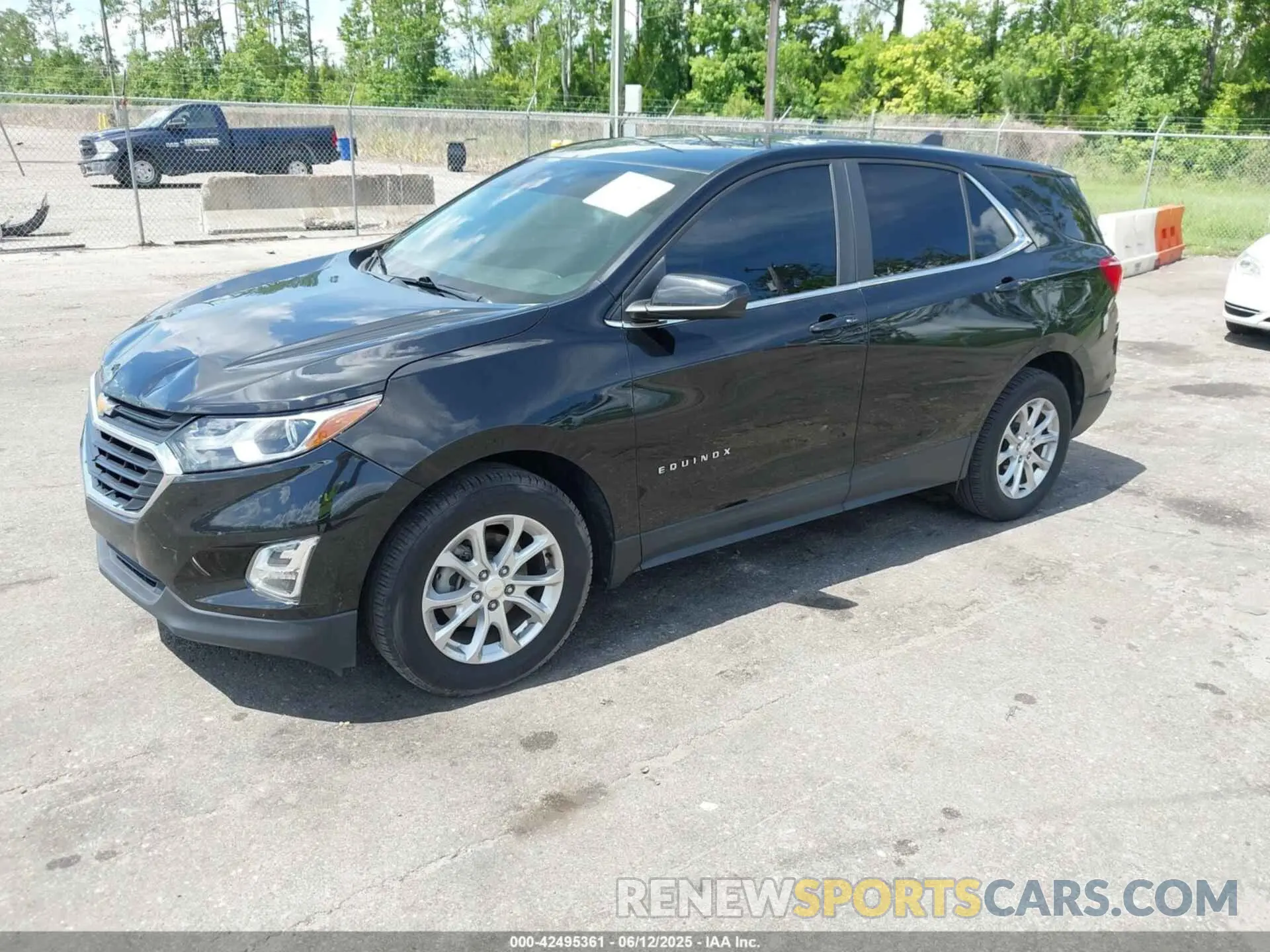 2 Photograph of a damaged car 2GNAXKEV8M6126563 CHEVROLET EQUINOX 2021