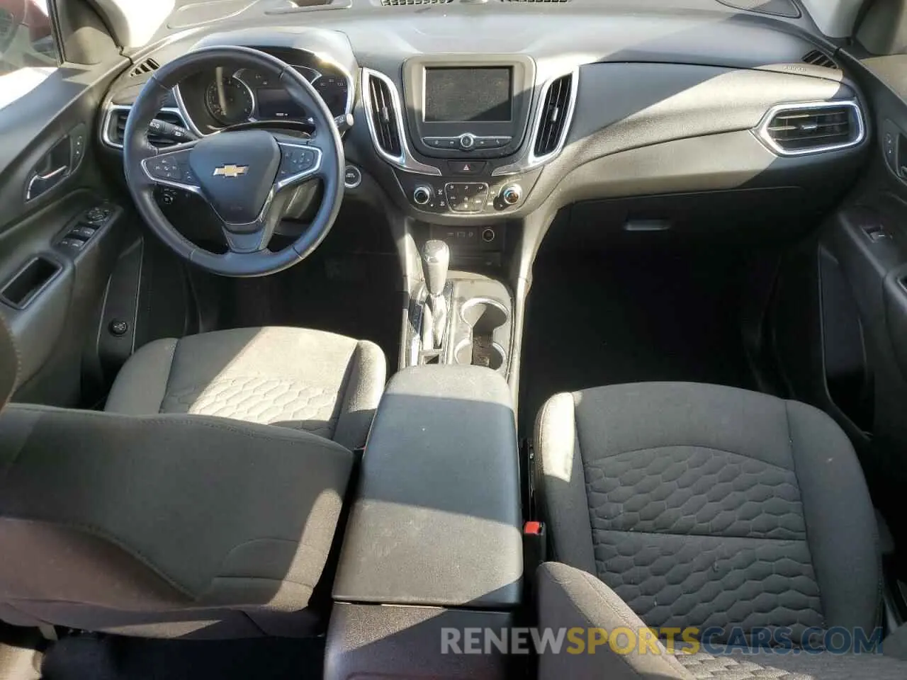 8 Фотография поврежденного автомобиля 2GNAXKEV8M6158641 CHEVROLET EQUINOX 2021
