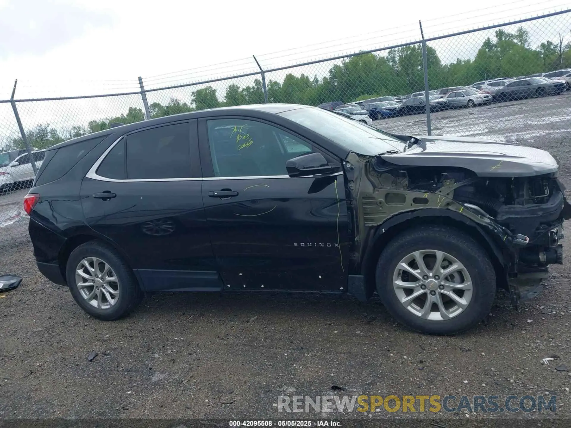 14 Photograph of a damaged car 2GNAXKEV9M6103650 CHEVROLET EQUINOX 2021
