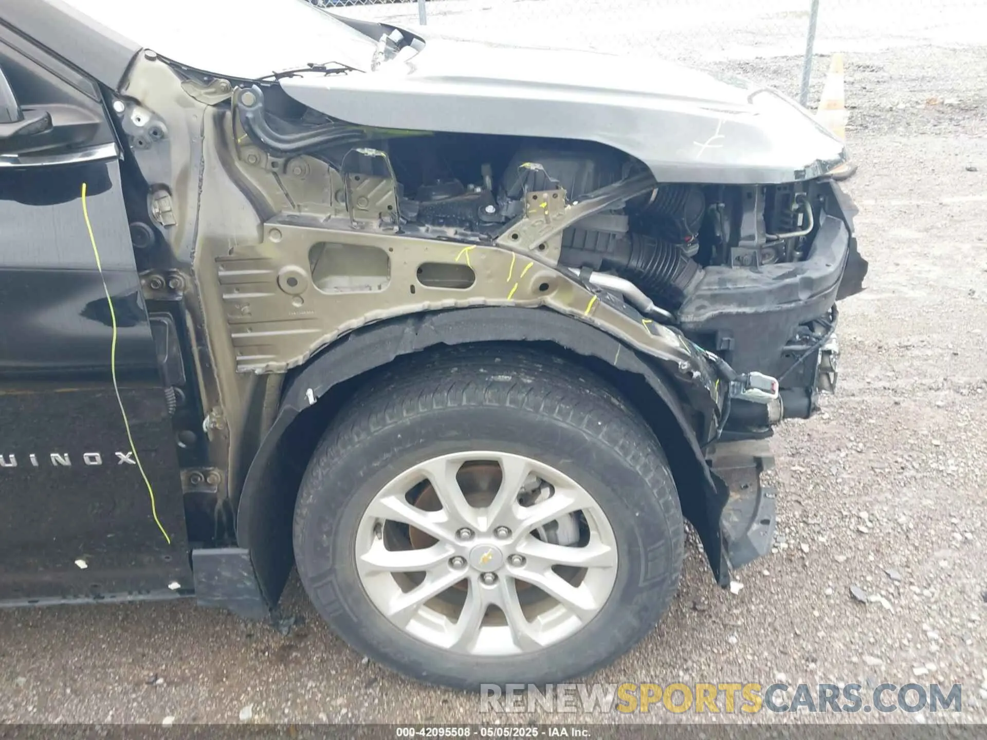 19 Photograph of a damaged car 2GNAXKEV9M6103650 CHEVROLET EQUINOX 2021