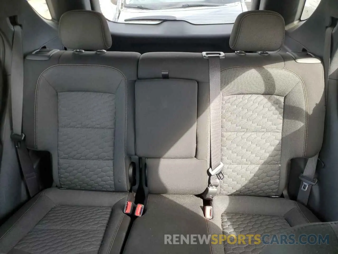 10 Photograph of a damaged car 2GNAXKEVXM6104757 CHEVROLET EQUINOX 2021