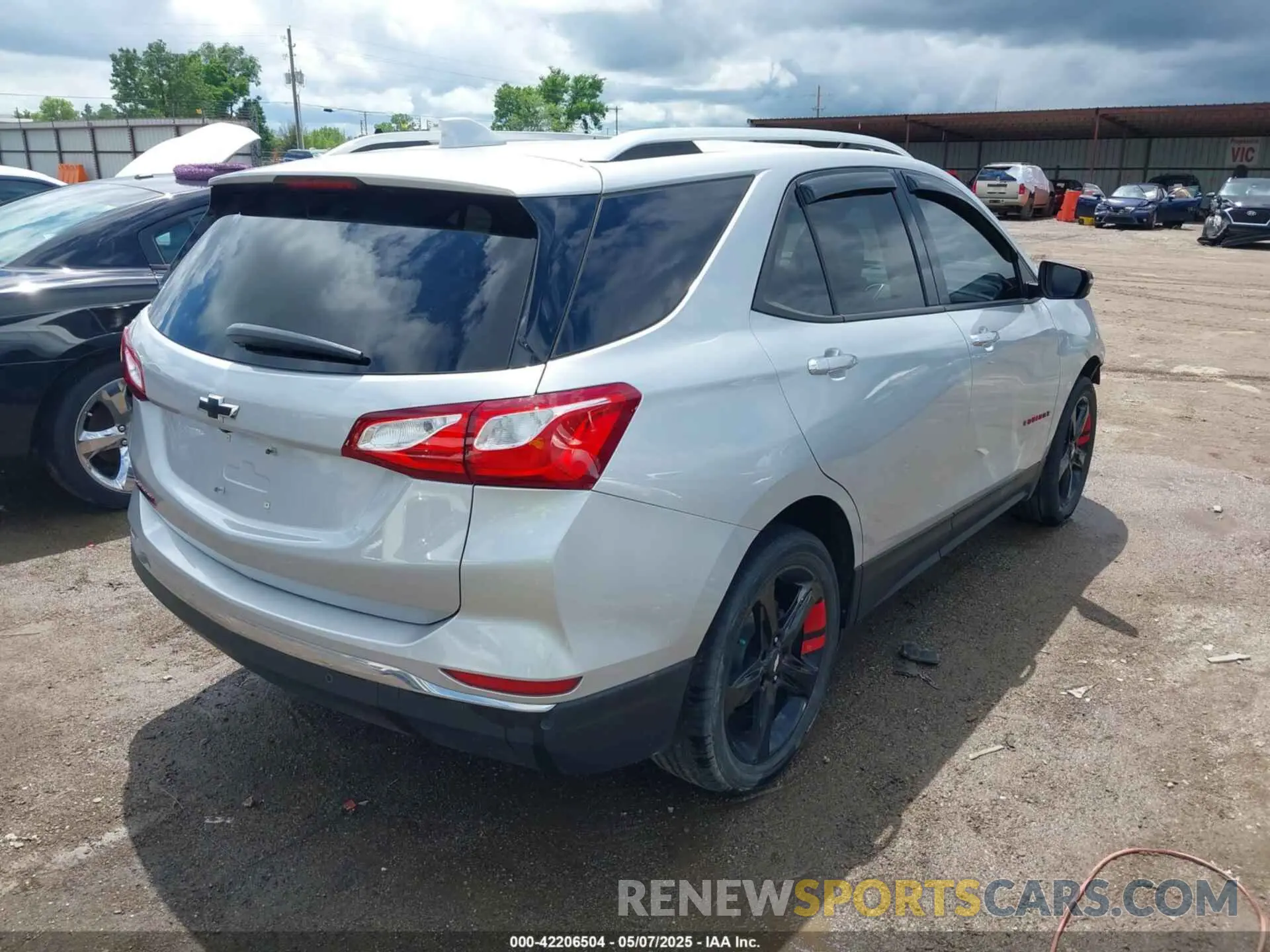 4 Photograph of a damaged car 2GNAXNEV4M6122656 CHEVROLET EQUINOX 2021
