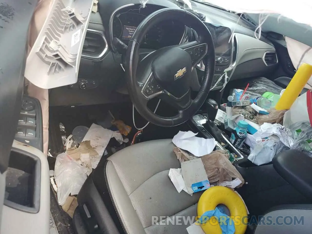 8 Photograph of a damaged car 2GNAXNEV9M6157869 CHEVROLET EQUINOX 2021