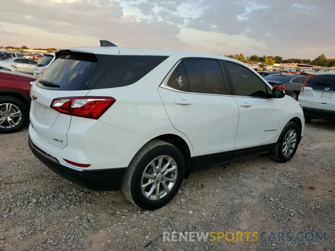 3 Photograph of a damaged car 2GNAXTEV0M6140365 CHEVROLET EQUINOX 2021