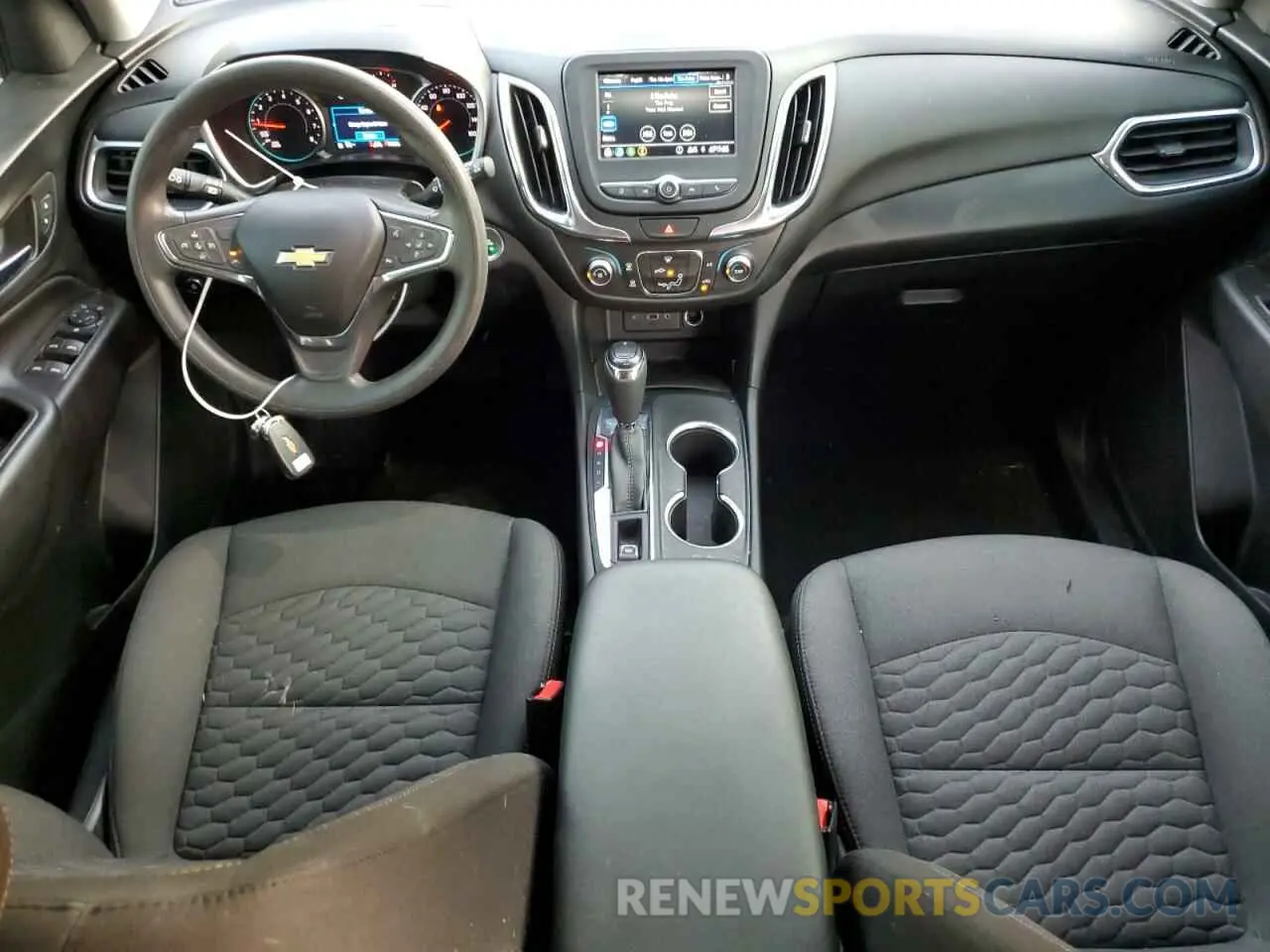 8 Photograph of a damaged car 2GNAXTEV0M6140365 CHEVROLET EQUINOX 2021