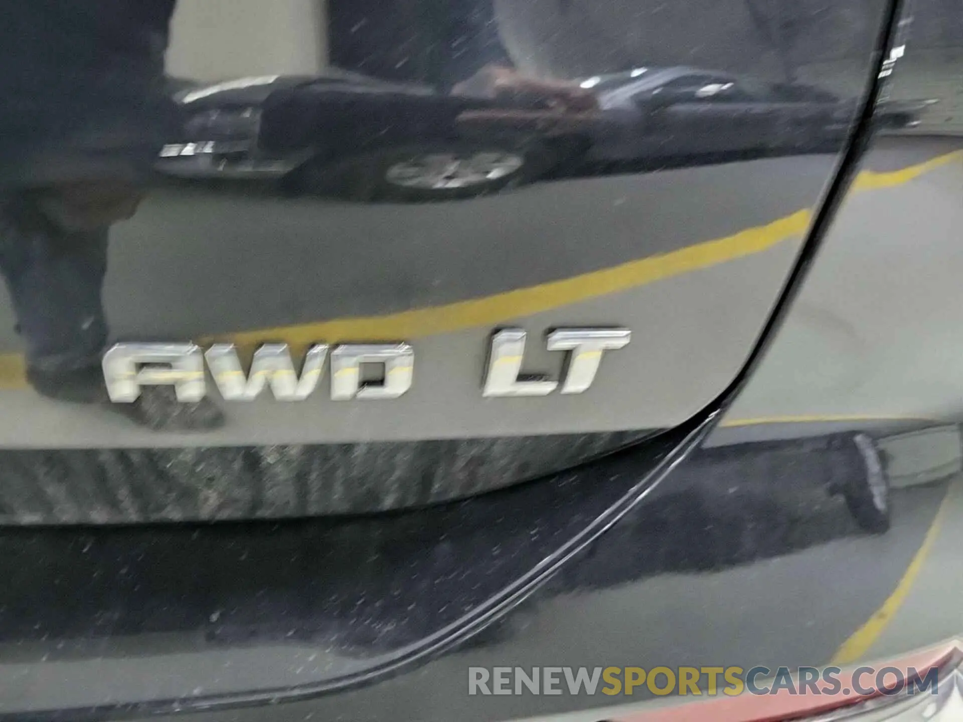 27 Photograph of a damaged car 2GNAXTEV2M6107836 CHEVROLET EQUINOX 2021