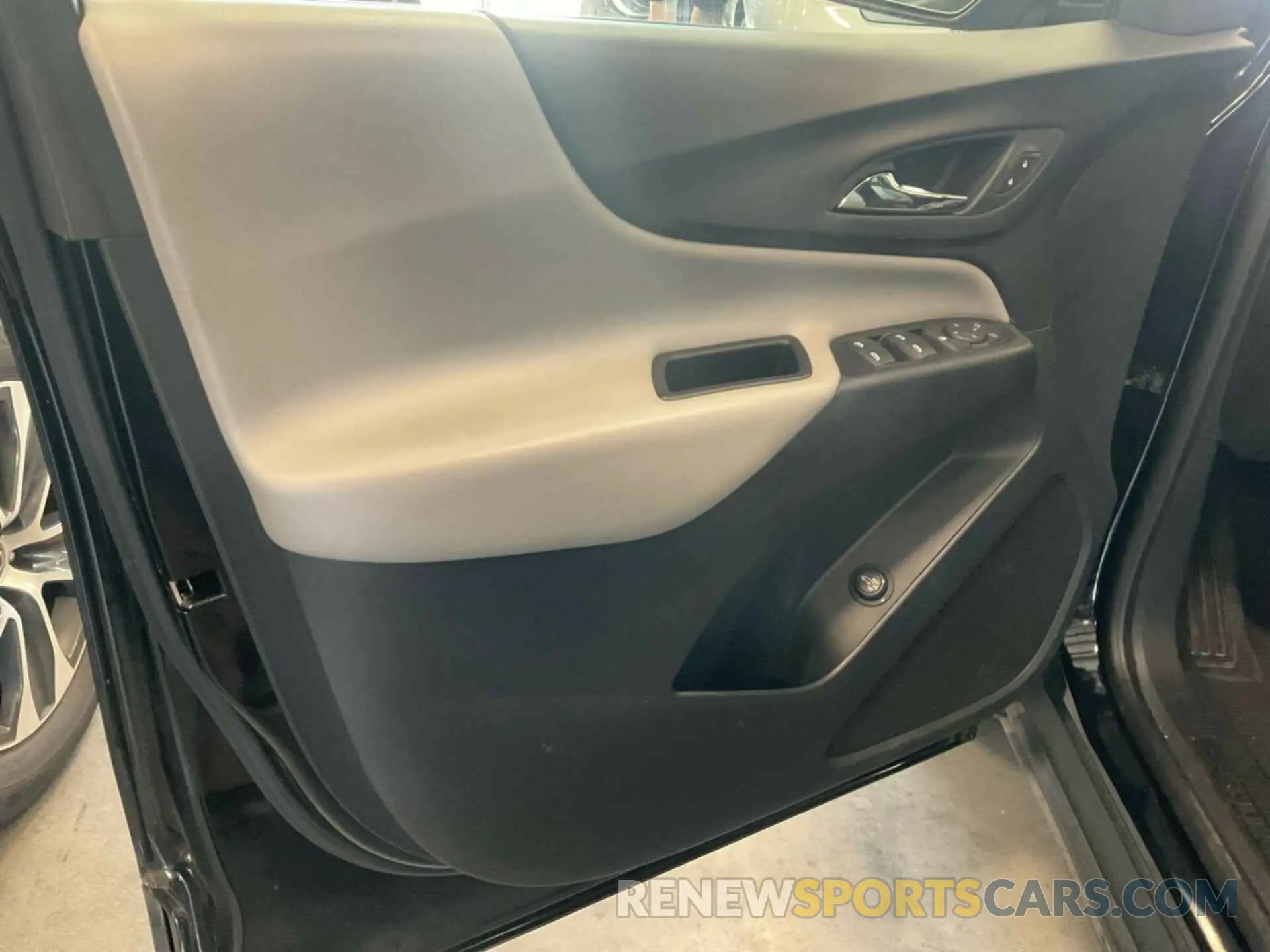 16 Photograph of a damaged car 2GNAXTEV3M6107828 CHEVROLET EQUINOX 2021