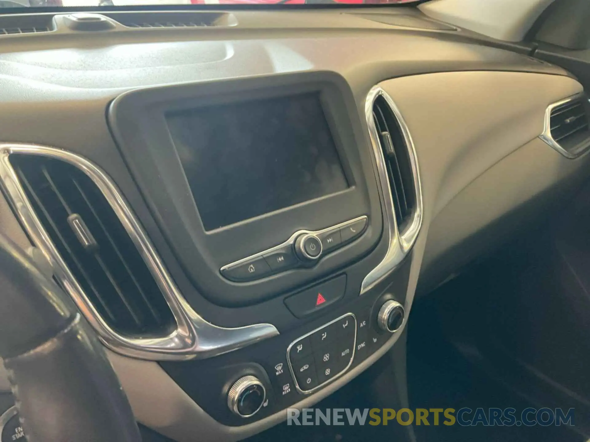5 Photograph of a damaged car 2GNAXTEV3M6107828 CHEVROLET EQUINOX 2021
