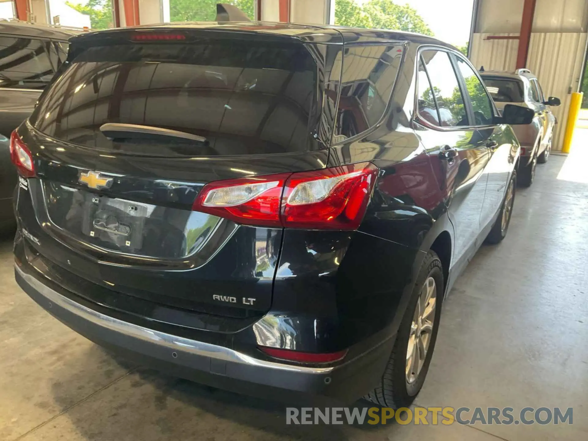 6 Photograph of a damaged car 2GNAXTEV3M6107828 CHEVROLET EQUINOX 2021