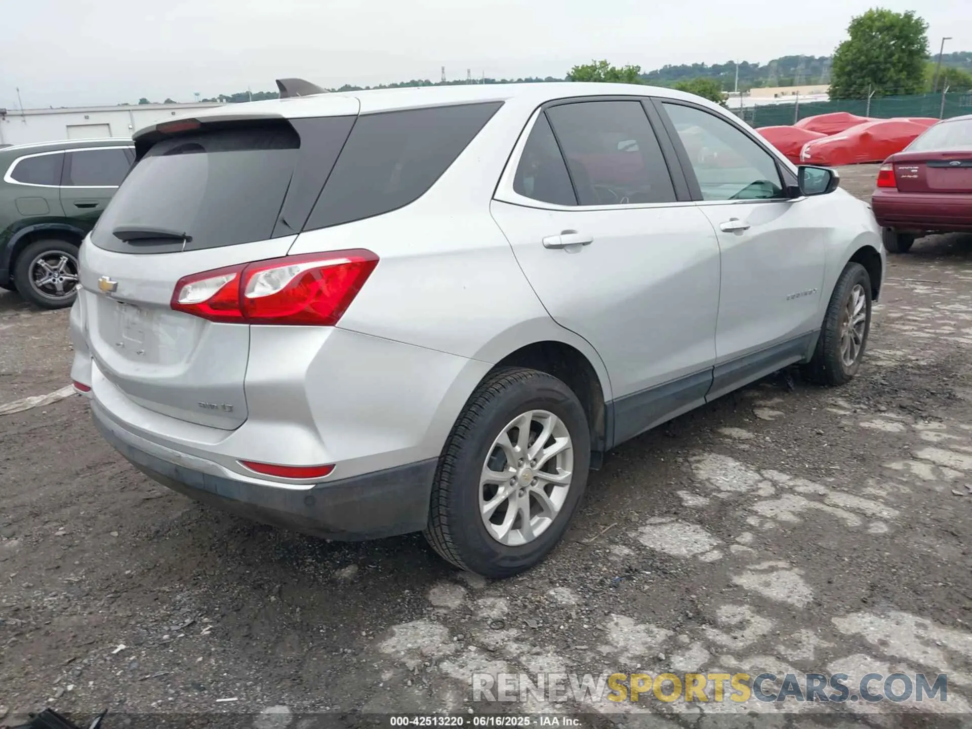 4 Photograph of a damaged car 2GNAXTEV3M6162649 CHEVROLET EQUINOX 2021