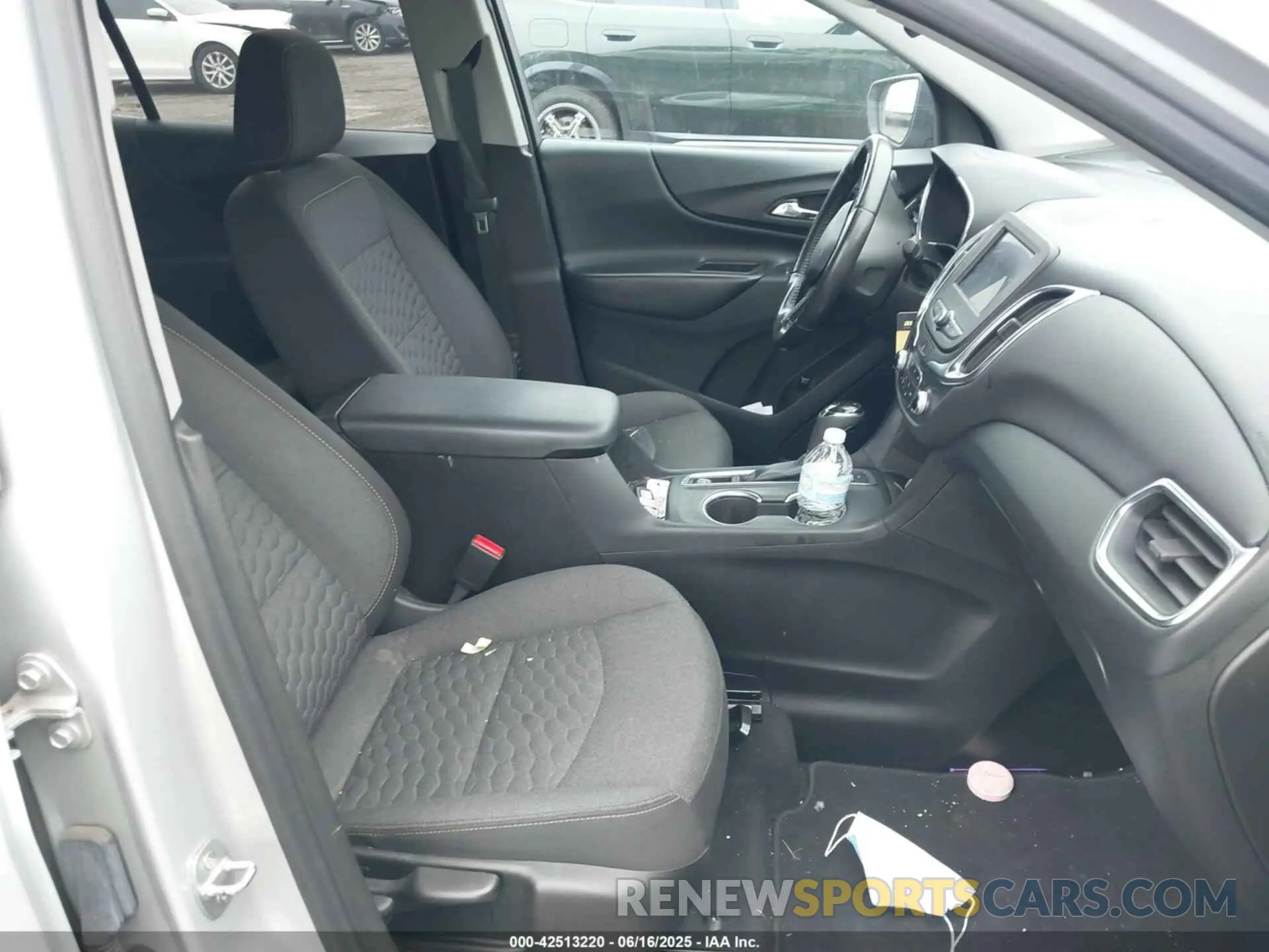 5 Photograph of a damaged car 2GNAXTEV3M6162649 CHEVROLET EQUINOX 2021