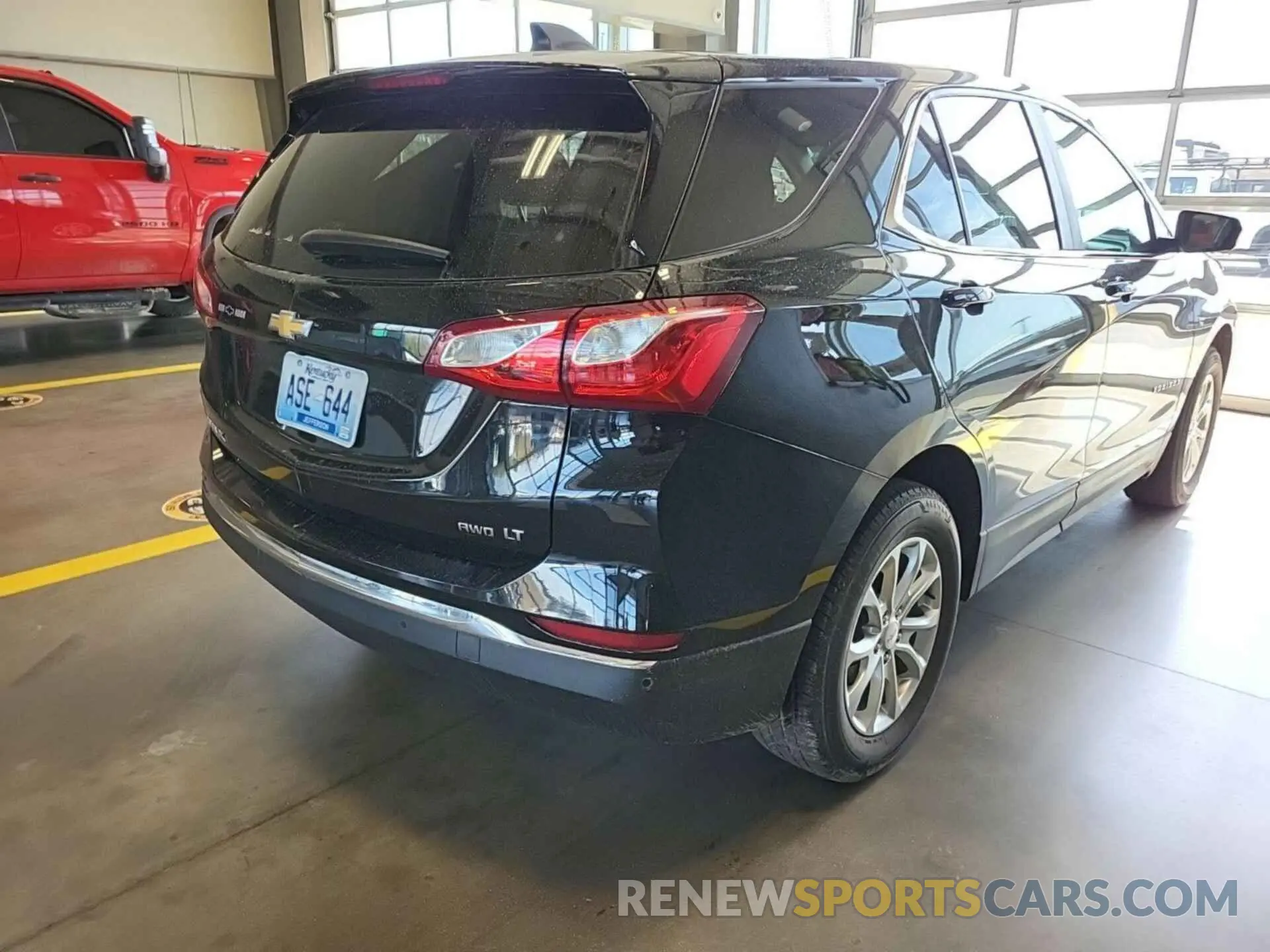 25 Photograph of a damaged car 2GNAXTEV4M6103254 CHEVROLET EQUINOX 2021