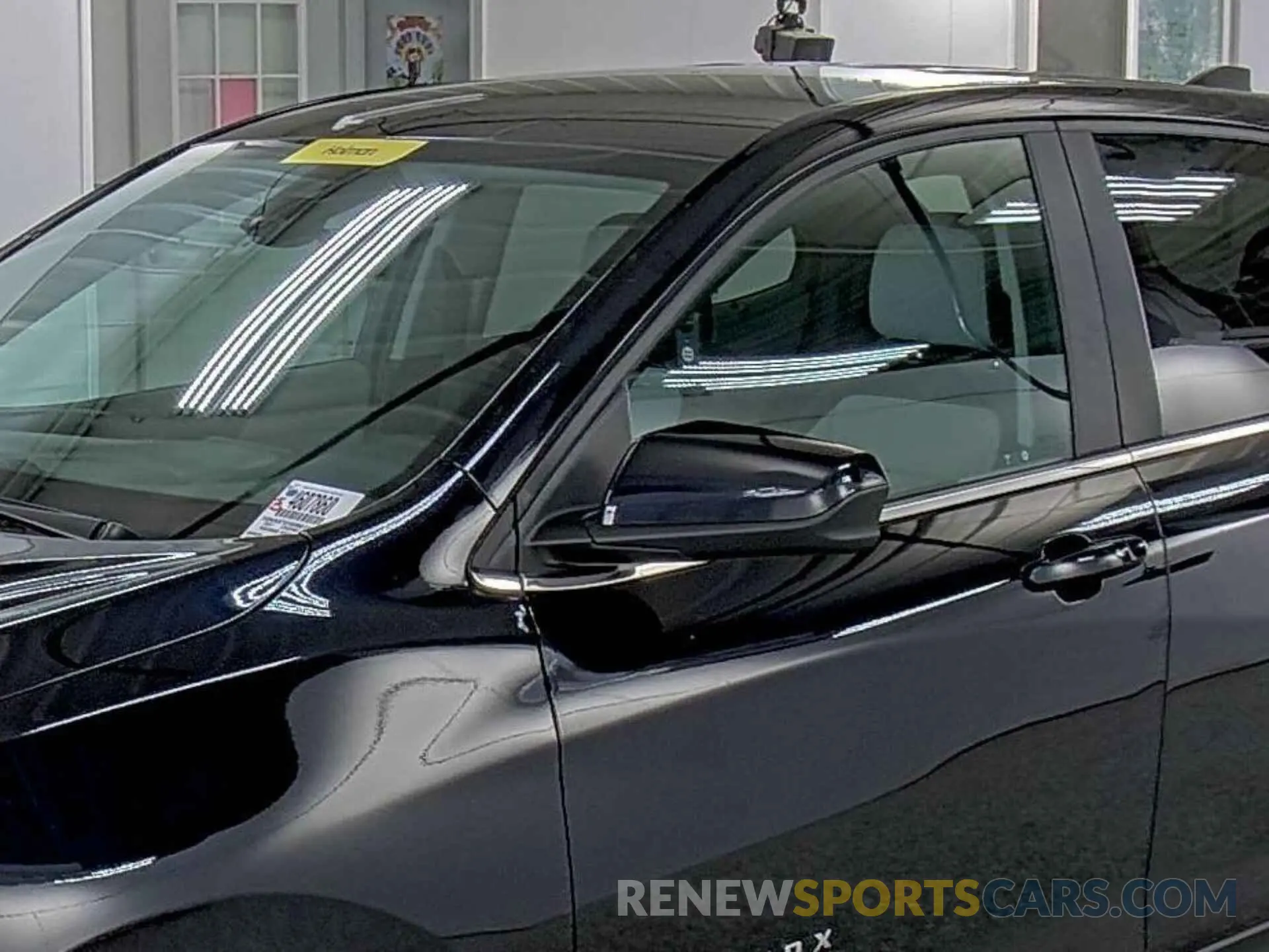 25 Photograph of a damaged car 2GNAXTEV6M6108181 CHEVROLET EQUINOX 2021