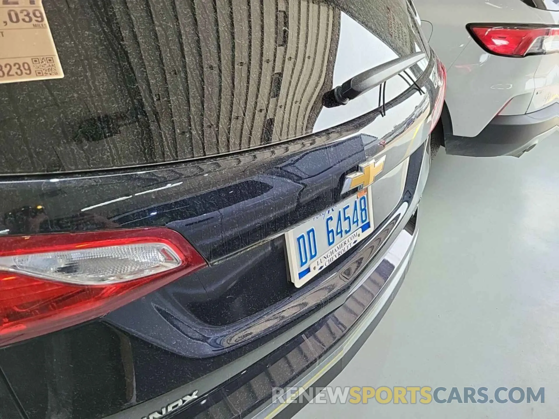32 Photograph of a damaged car 2GNAXTEV6M6108181 CHEVROLET EQUINOX 2021