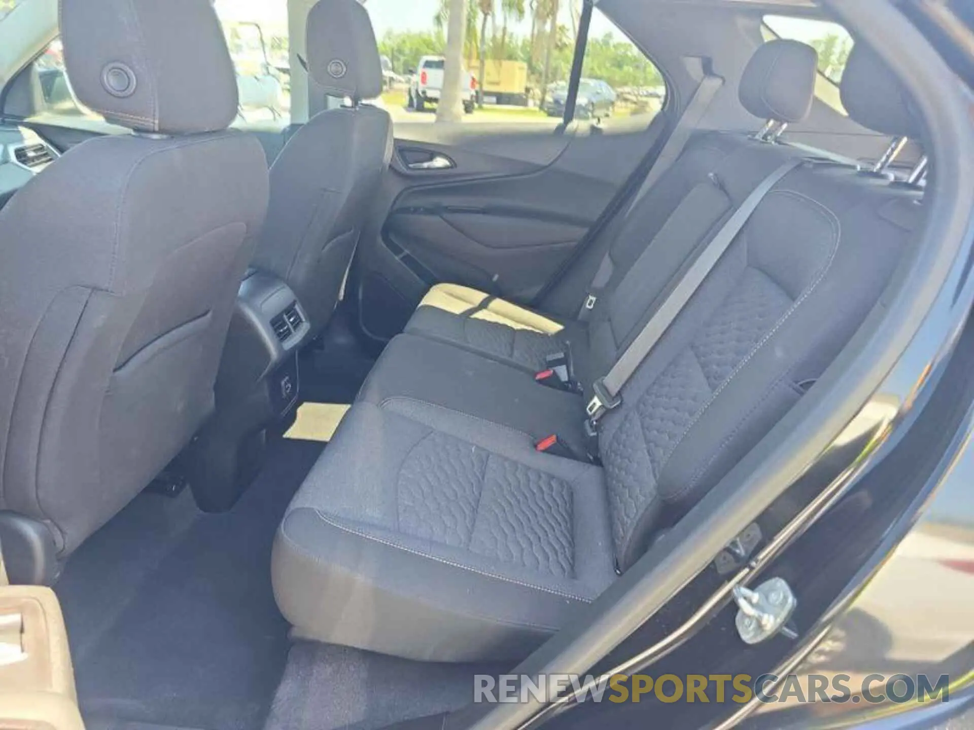 16 Photograph of a damaged car 2GNAXTEV6M6108231 CHEVROLET EQUINOX 2021