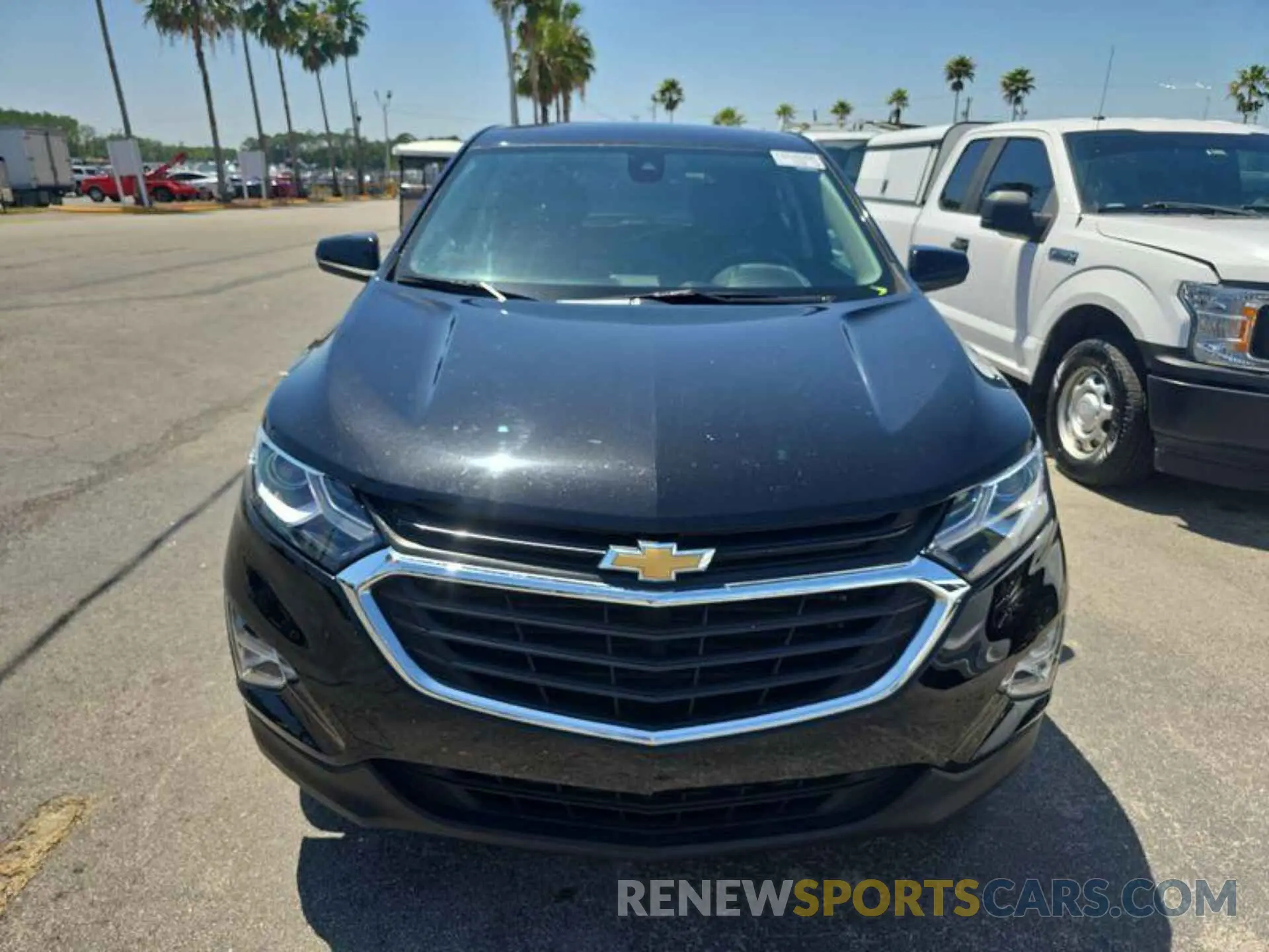 18 Photograph of a damaged car 2GNAXTEV6M6108231 CHEVROLET EQUINOX 2021