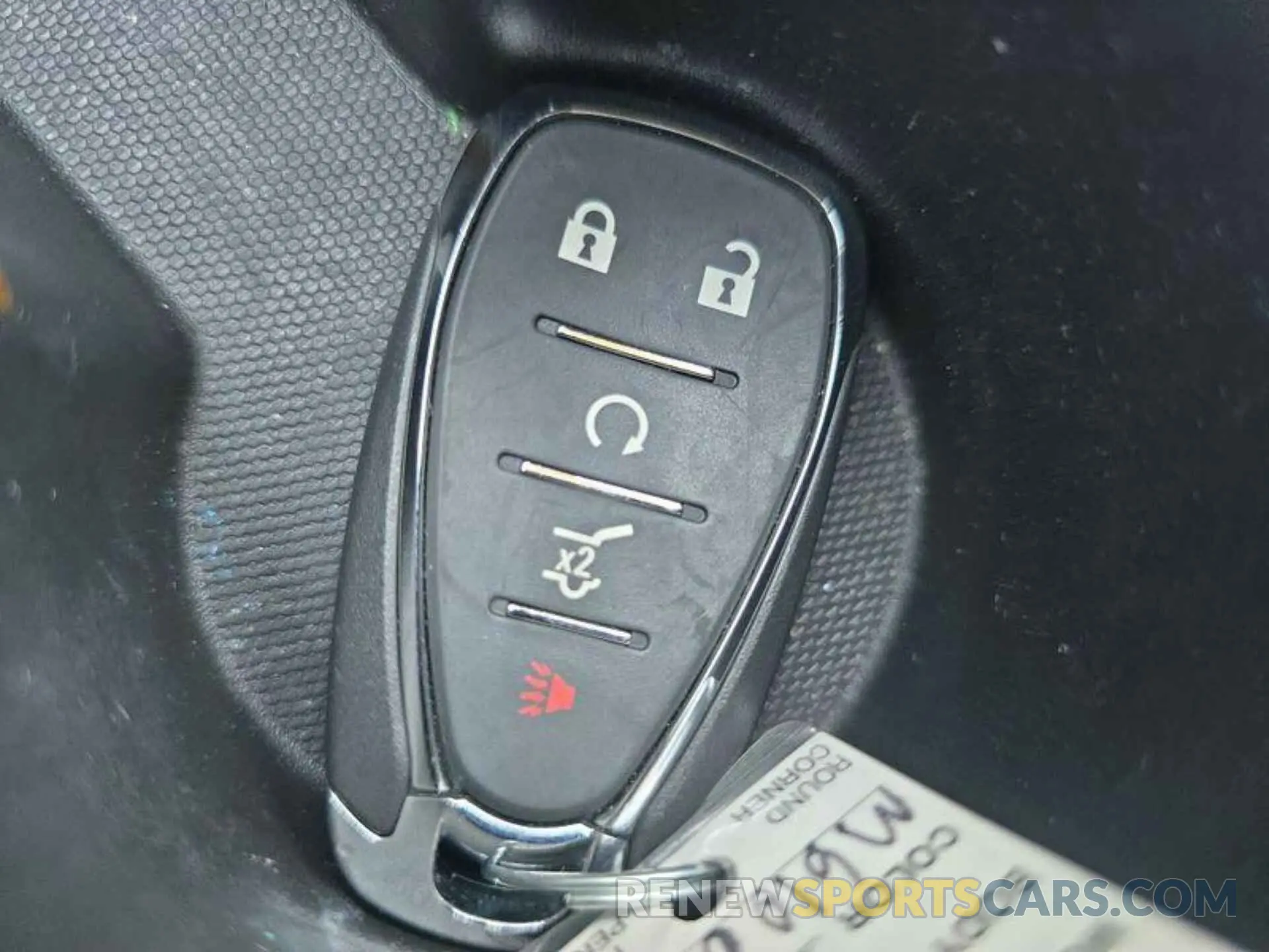 4 Photograph of a damaged car 2GNAXTEV6M6108231 CHEVROLET EQUINOX 2021
