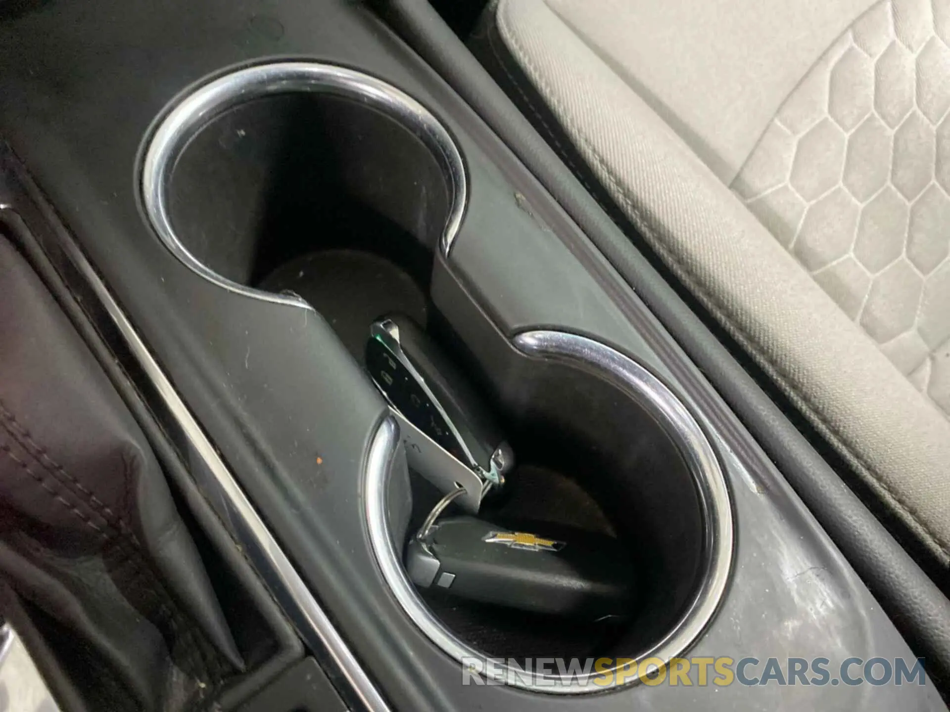 4 Photograph of a damaged car 2GNAXTEV6M6162063 CHEVROLET EQUINOX 2021