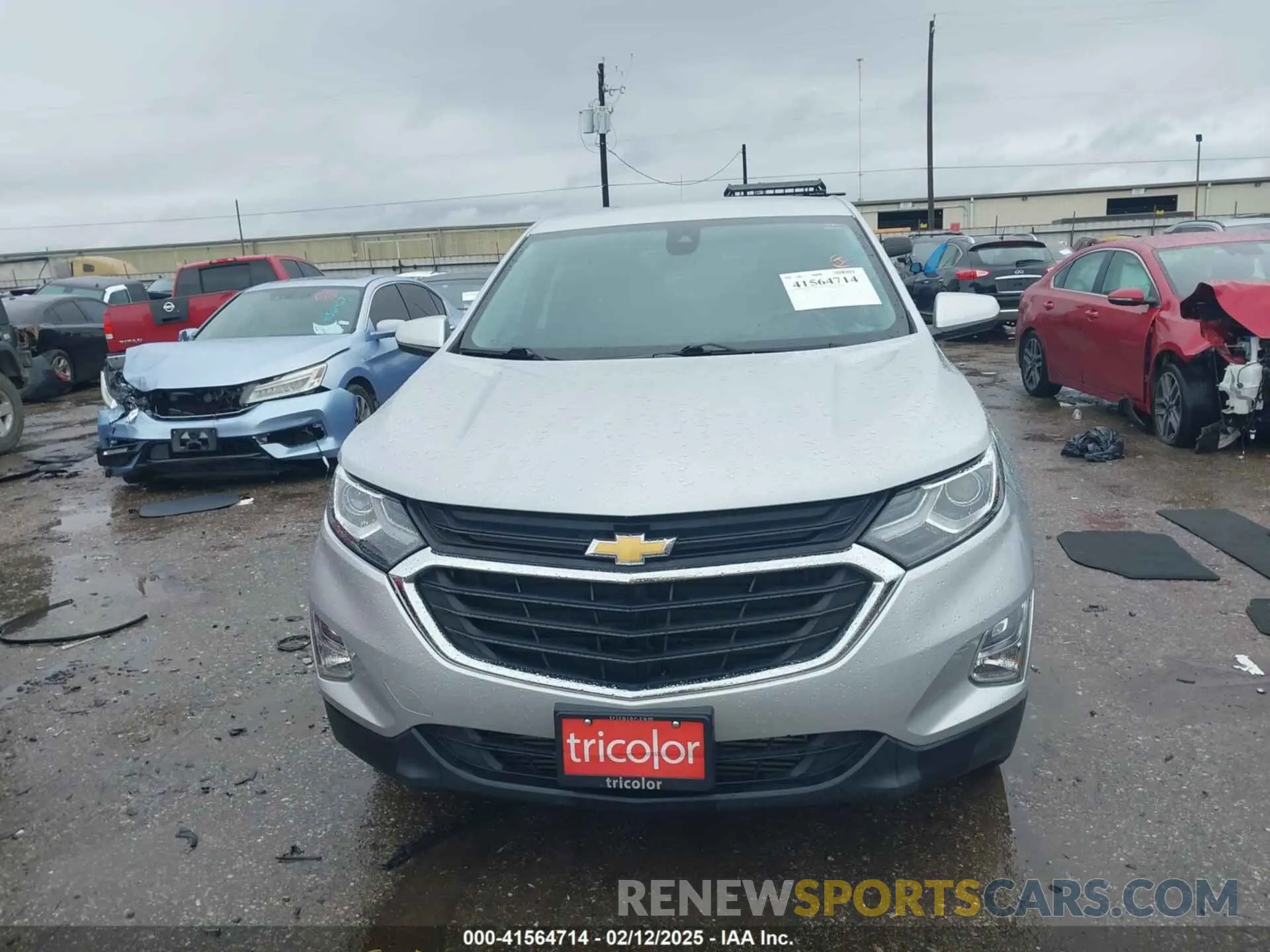 12 Photograph of a damaged car 2GNAXTEV7M6141979 CHEVROLET EQUINOX 2021