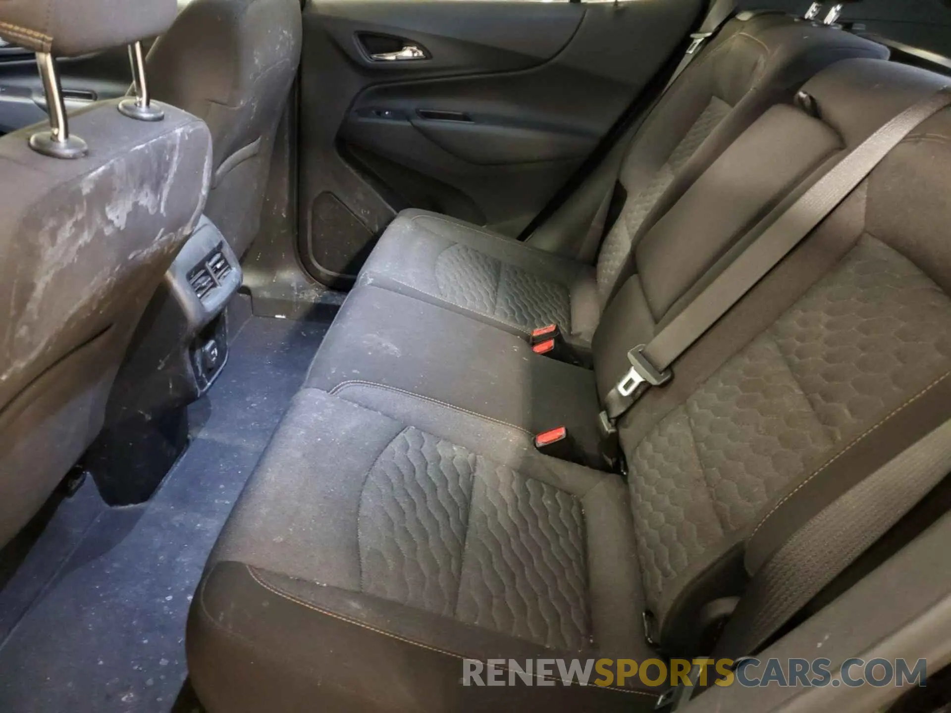 2 Photograph of a damaged car 2GNAXTEV8M6104956 CHEVROLET EQUINOX 2021