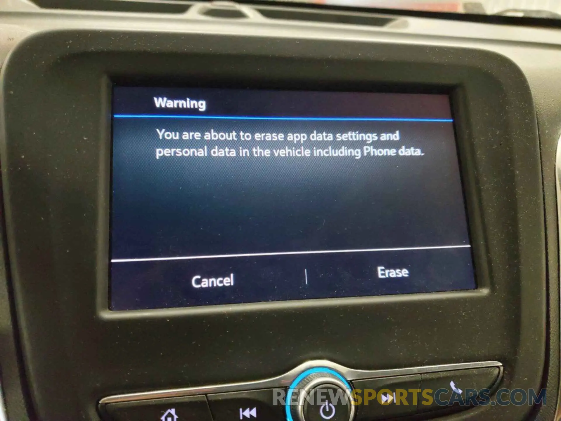 3 Photograph of a damaged car 2GNAXTEV8M6104956 CHEVROLET EQUINOX 2021