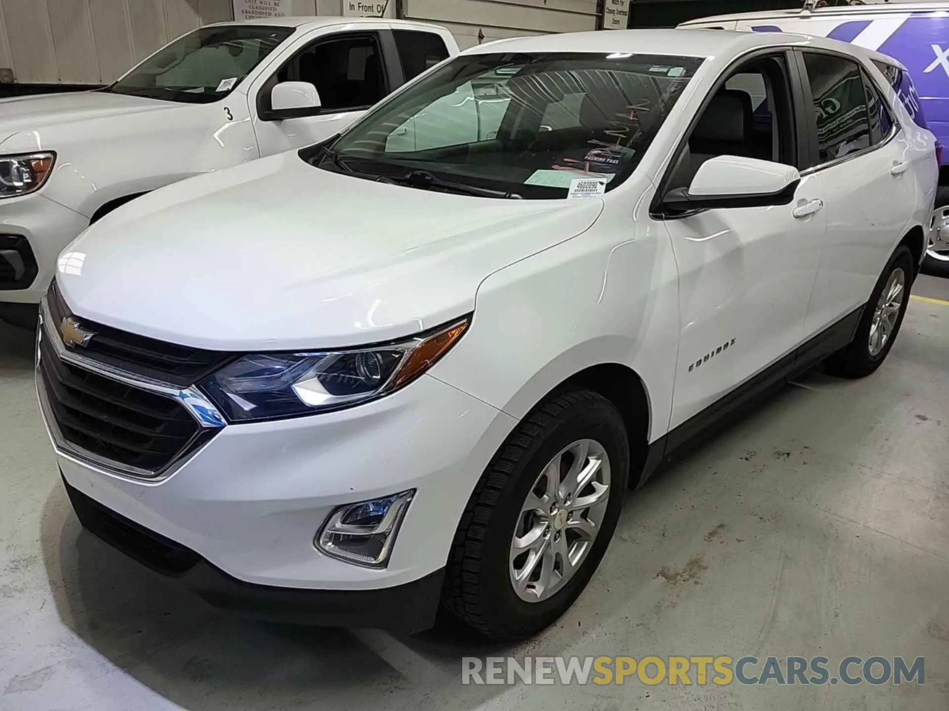 24 Photograph of a damaged car 2GNAXTEV8M6157334 CHEVROLET EQUINOX 2021