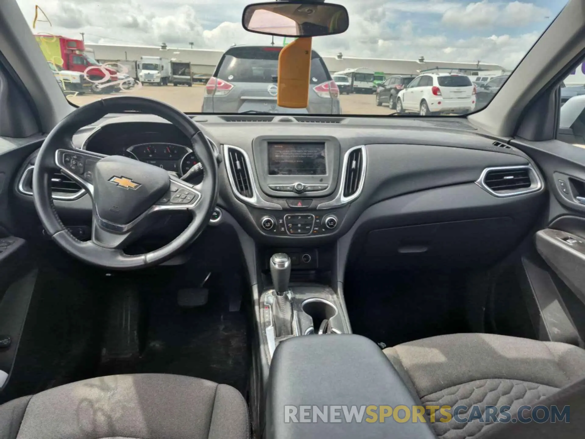 10 Photograph of a damaged car 2GNAXTEV8M6158242 CHEVROLET EQUINOX 2021