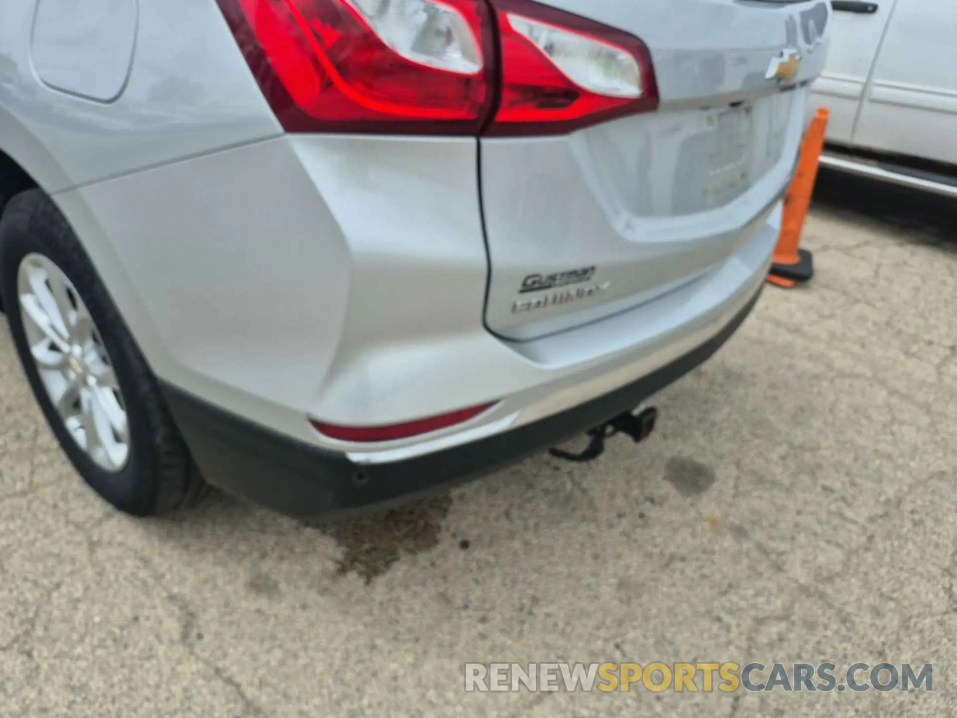 18 Photograph of a damaged car 2GNAXTEV8M6158242 CHEVROLET EQUINOX 2021