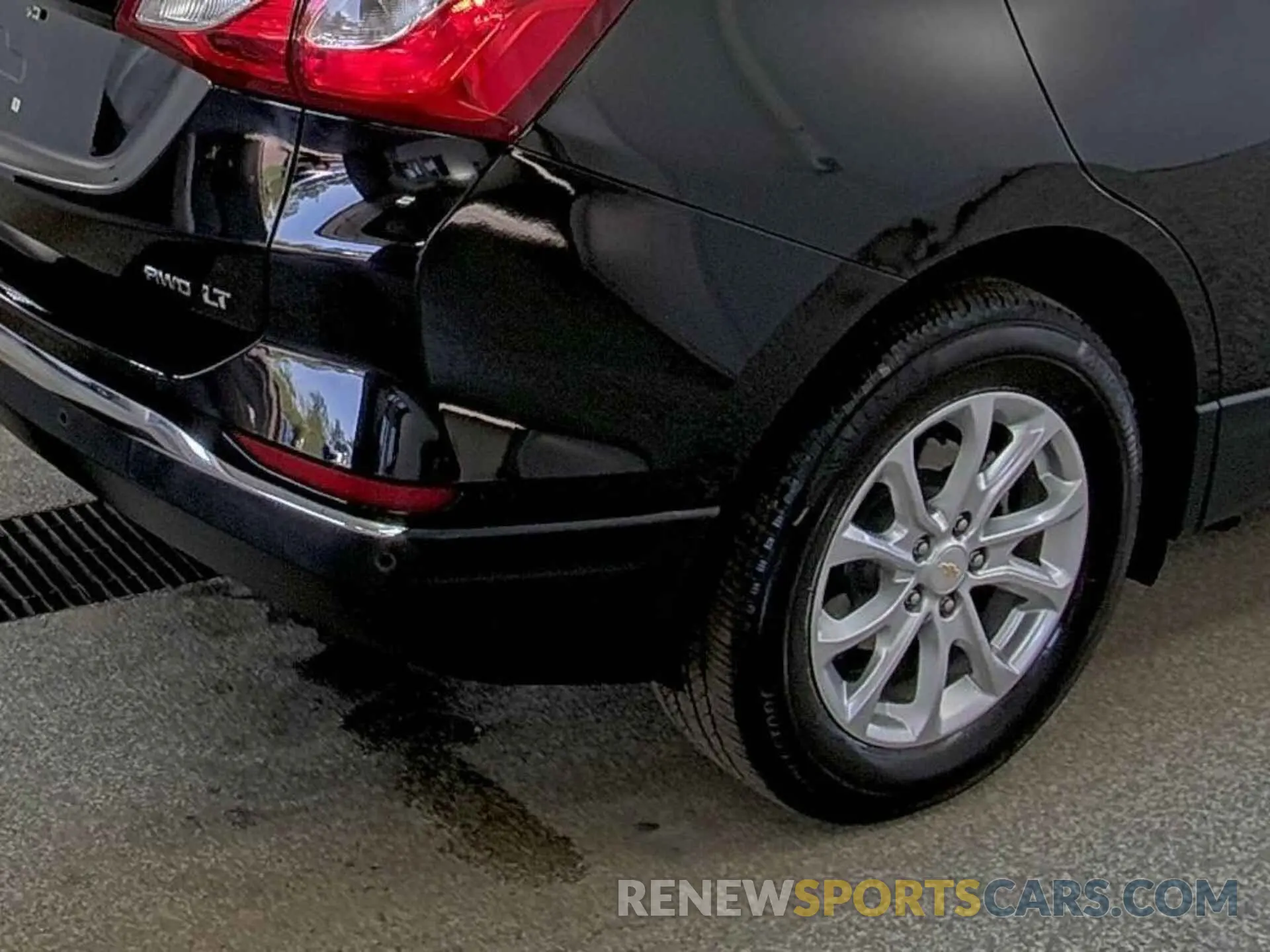 27 Photograph of a damaged car 2GNAXTEV9M6160775 CHEVROLET EQUINOX 2021