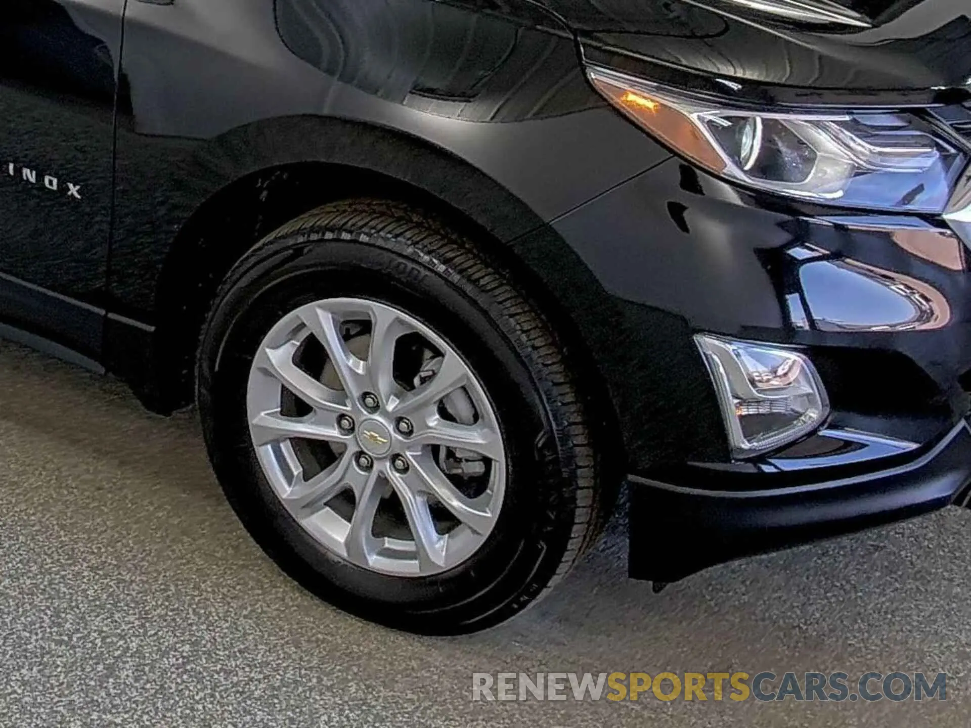 29 Photograph of a damaged car 2GNAXTEV9M6160775 CHEVROLET EQUINOX 2021