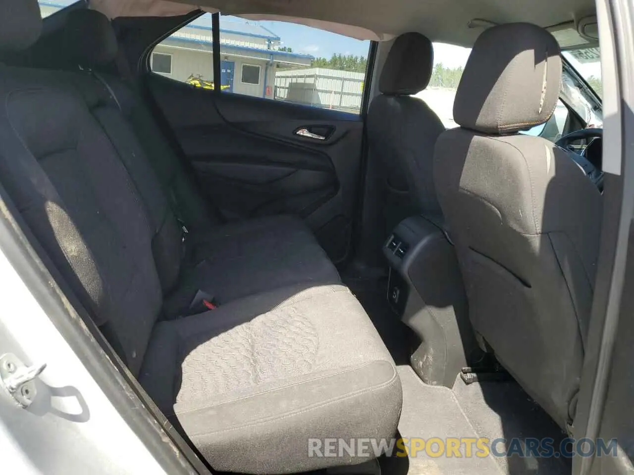 11 Photograph of a damaged car 2GNAXUEV0M6160167 CHEVROLET EQUINOX 2021