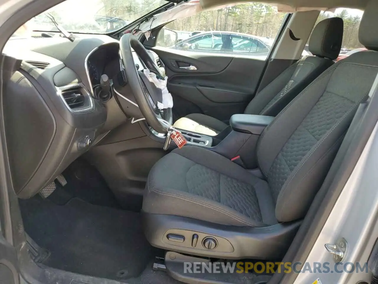 7 Photograph of a damaged car 2GNAXUEV0M6160167 CHEVROLET EQUINOX 2021