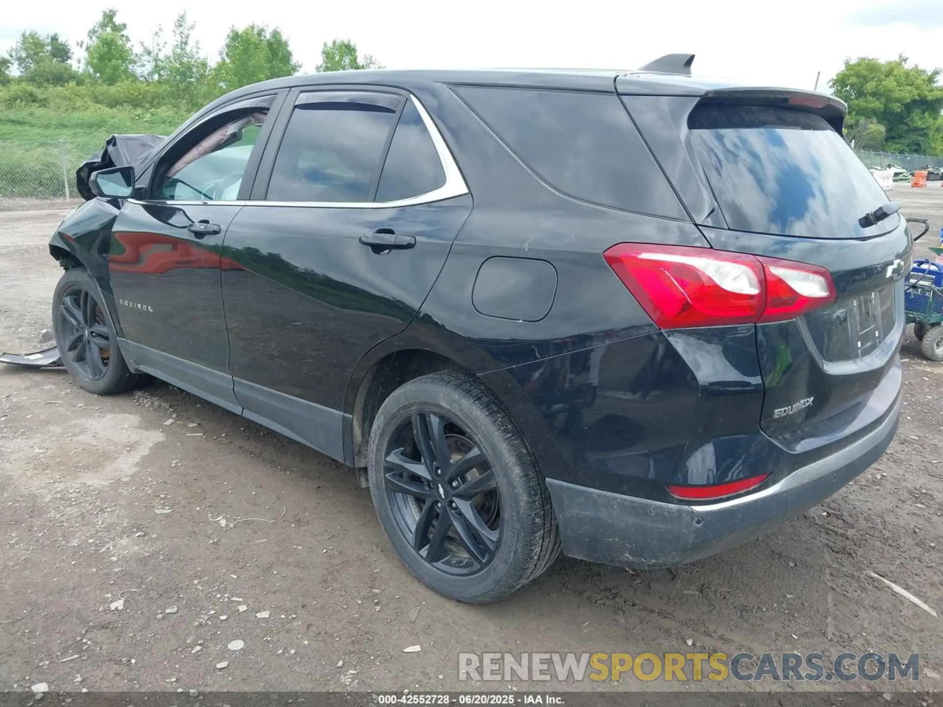 3 Фотография поврежденного автомобиля 2GNAXUEV2M6127574 CHEVROLET EQUINOX 2021