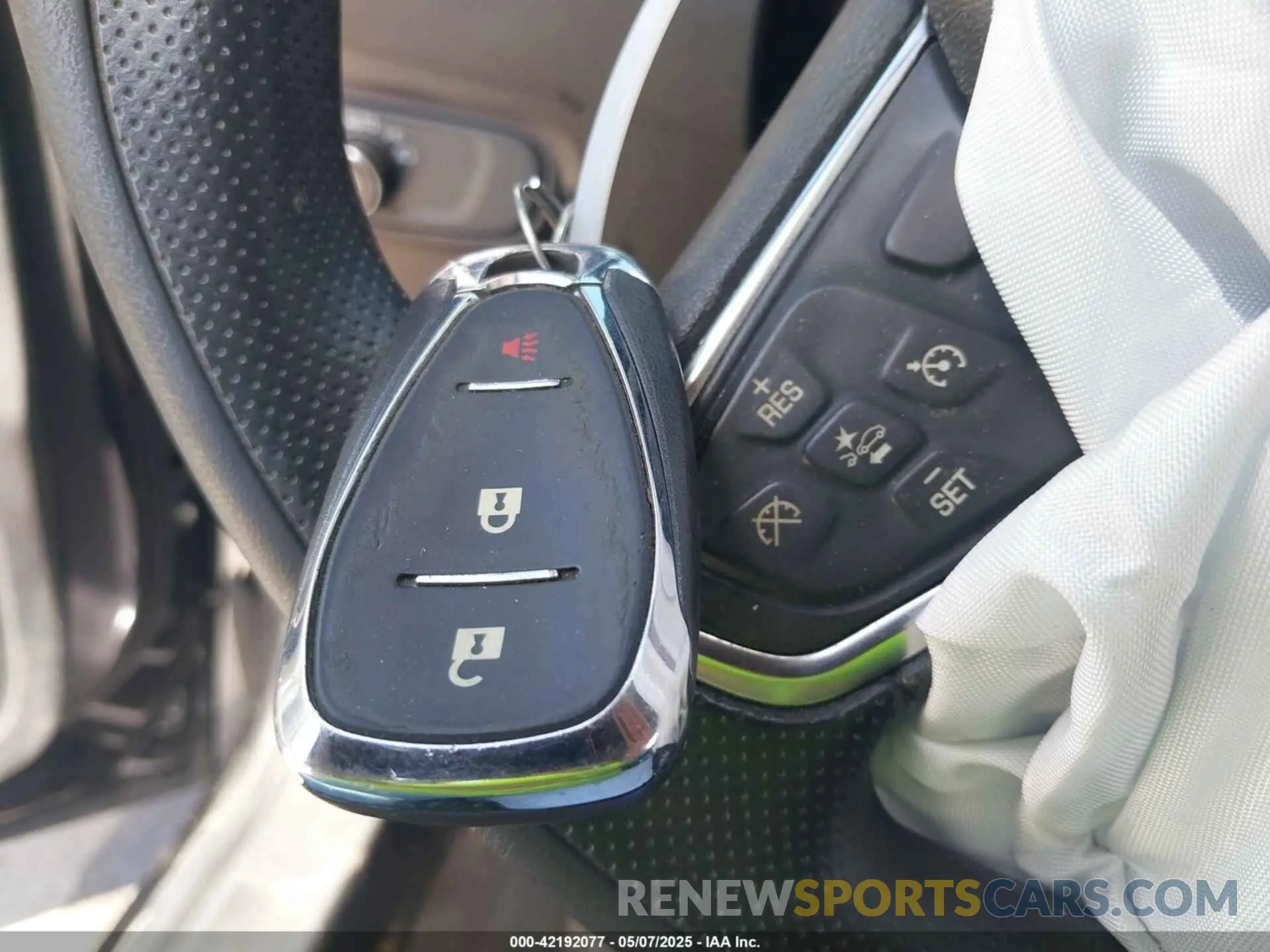 11 Photograph of a damaged car 2GNAXUEV3M6113263 CHEVROLET EQUINOX 2021