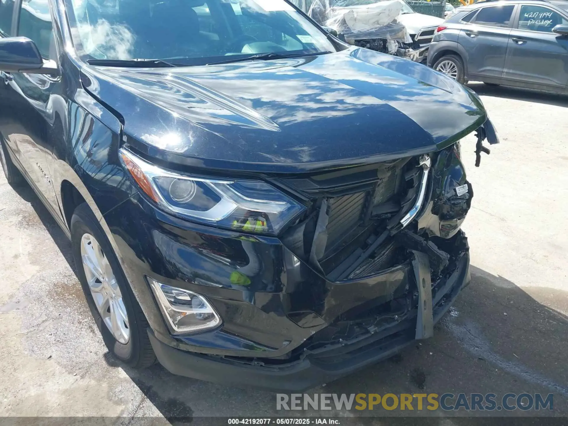 17 Photograph of a damaged car 2GNAXUEV3M6113263 CHEVROLET EQUINOX 2021