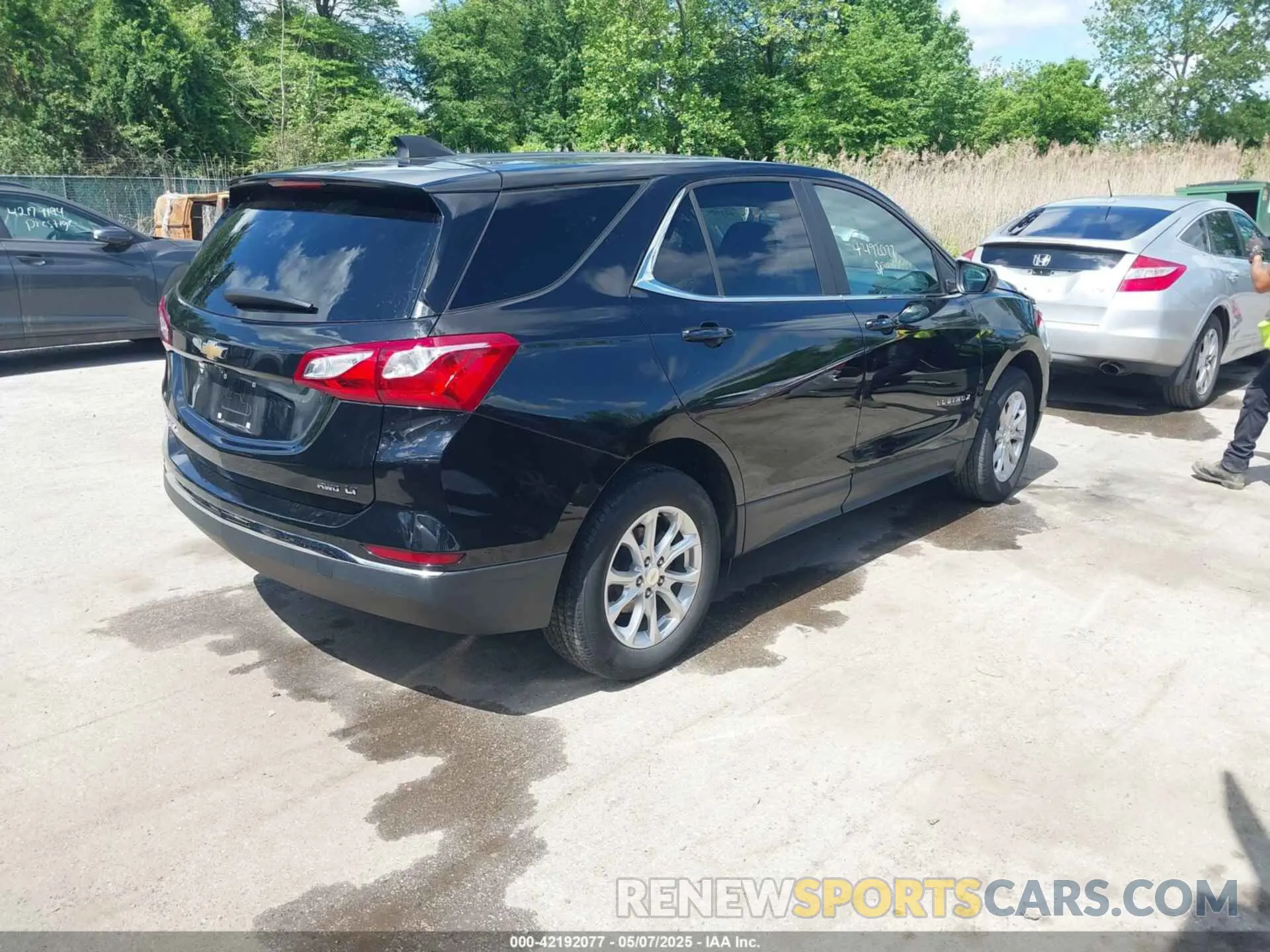 4 Photograph of a damaged car 2GNAXUEV3M6113263 CHEVROLET EQUINOX 2021