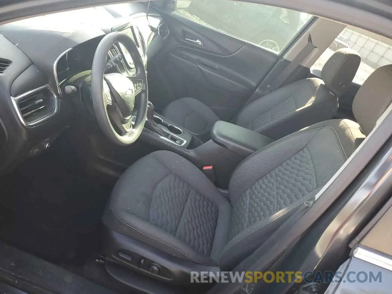 7 Photograph of a damaged car 2GNAXUEV3M6161457 CHEVROLET EQUINOX 2021
