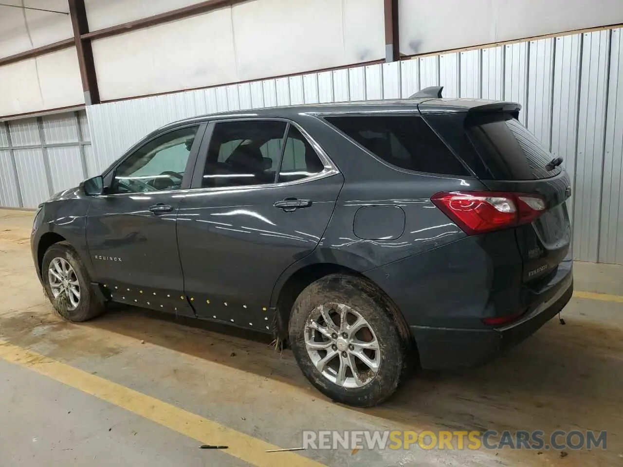 2 Photograph of a damaged car 2GNAXUEV4M6157112 CHEVROLET EQUINOX 2021