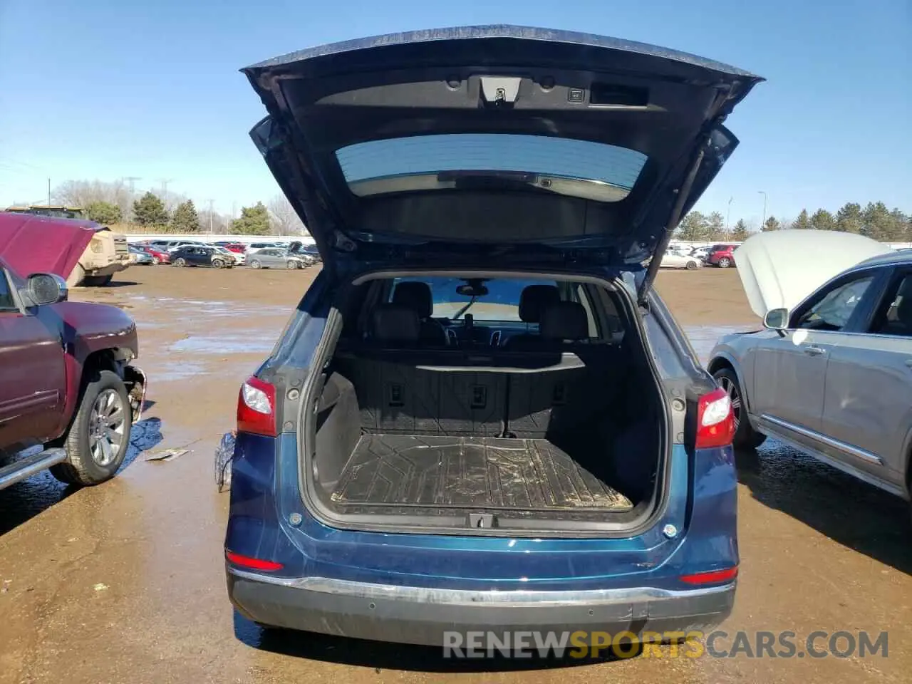 6 Photograph of a damaged car 2GNAXUEV5M6148158 CHEVROLET EQUINOX 2021