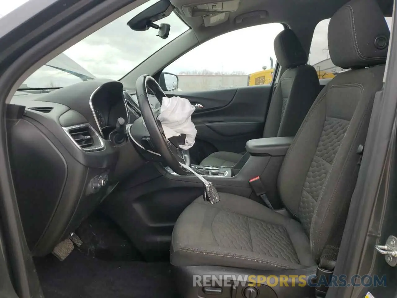 7 Фотография поврежденного автомобиля 2GNAXUEV6M6107554 CHEVROLET EQUINOX 2021