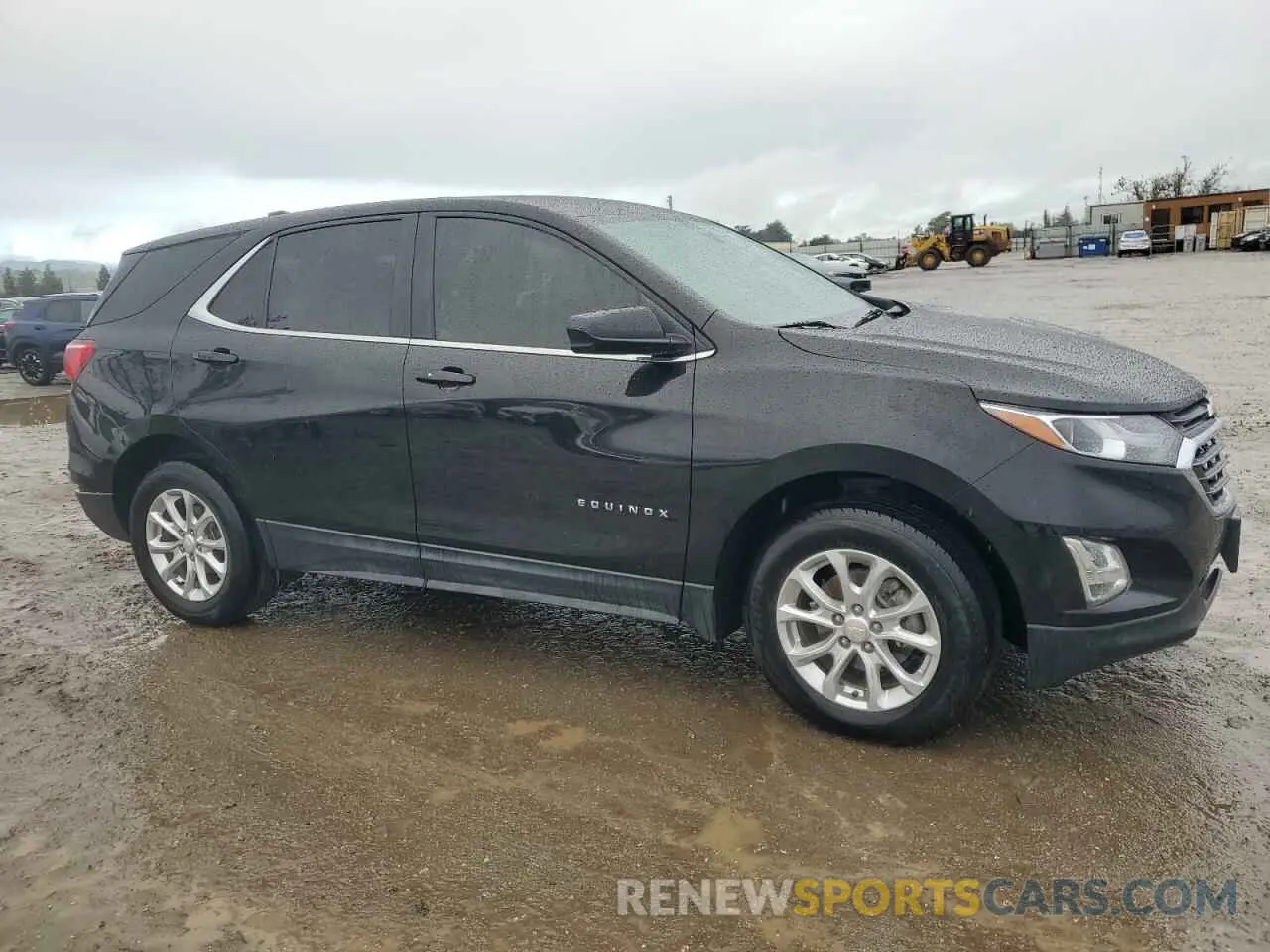 4 Photograph of a damaged car 2GNAXUEV6M6136987 CHEVROLET EQUINOX 2021